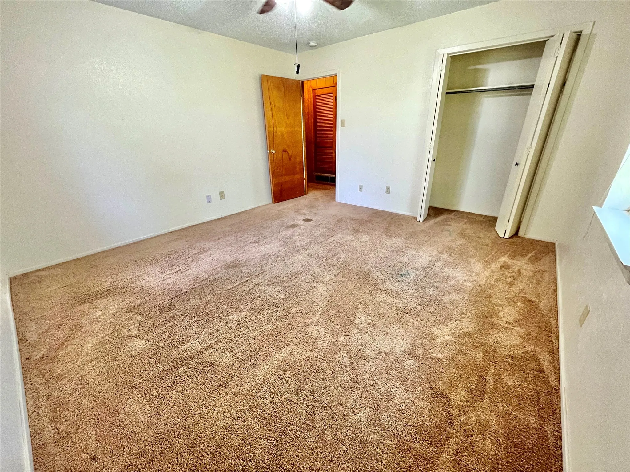 Single Family Residence For Sale in Hamilton County , 603 Barkley Drive, Hamilton, Texas 76531, 3 Bedroom, 2 Bathroom, 2 Garage spaces, 1,597 Sqft, built in 1975, mls#21274077, Real Estate Agent in Hamilton, Homes For Sale in Hamilton county, Homes For Sale in Hamilton, Realtor in Hamilton Texas, Real Estate Brokerage Independent Realty Texas, Luminita Cordes Realtor