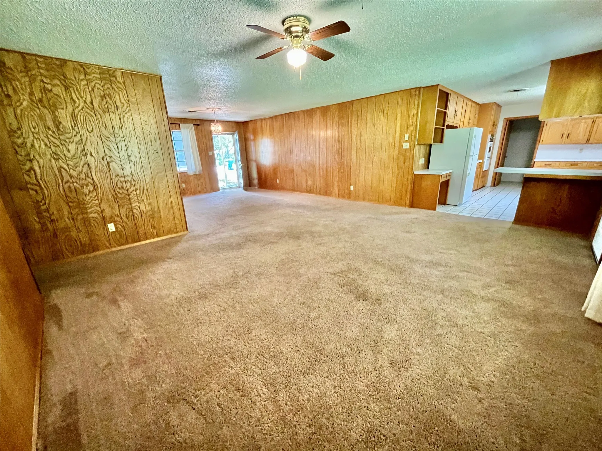 Single Family Residence For Sale in Hamilton County , 603 Barkley Drive, Hamilton, Texas 76531, 3 Bedroom, 2 Bathroom, 2 Garage spaces, 1,597 Sqft, built in 1975, mls#21274077, Real Estate Agent in Hamilton, Homes For Sale in Hamilton county, Homes For Sale in Hamilton, Realtor in Hamilton Texas, Real Estate Brokerage Independent Realty Texas, Luminita Cordes Realtor