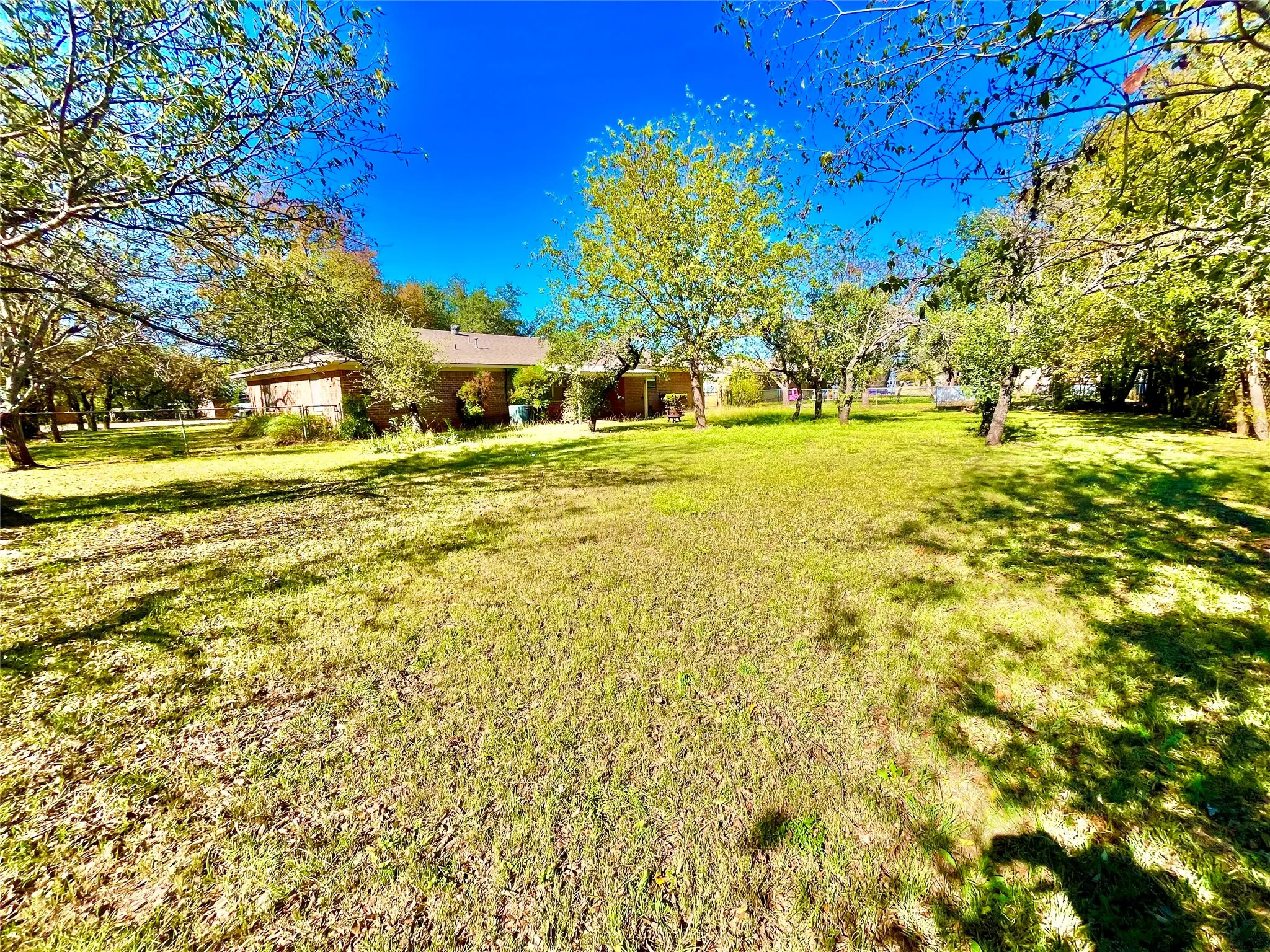 Single Family Residence For Sale in Hamilton County , 603 Barkley Drive, Hamilton, Texas 76531, 3 Bedroom, 2 Bathroom, 2 Garage spaces, 1,597 Sqft, built in 1975, mls#21274077, Real Estate Agent in Hamilton, Homes For Sale in Hamilton county, Homes For Sale in Hamilton, Realtor in Hamilton Texas, Real Estate Brokerage Independent Realty Texas, Luminita Cordes Realtor