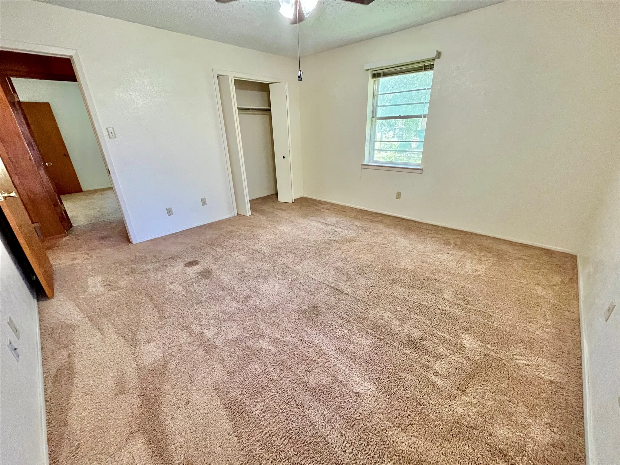 Single Family Residence For Sale in Hamilton County , 603 Barkley Drive, Hamilton, Texas 76531, 3 Bedroom, 2 Bathroom, 2 Garage spaces, 1,597 Sqft, built in 1975, mls#21274077, Real Estate Agent in Hamilton, Homes For Sale in Hamilton county, Homes For Sale in Hamilton, Realtor in Hamilton Texas, Real Estate Brokerage Independent Realty Texas, Luminita Cordes Realtor