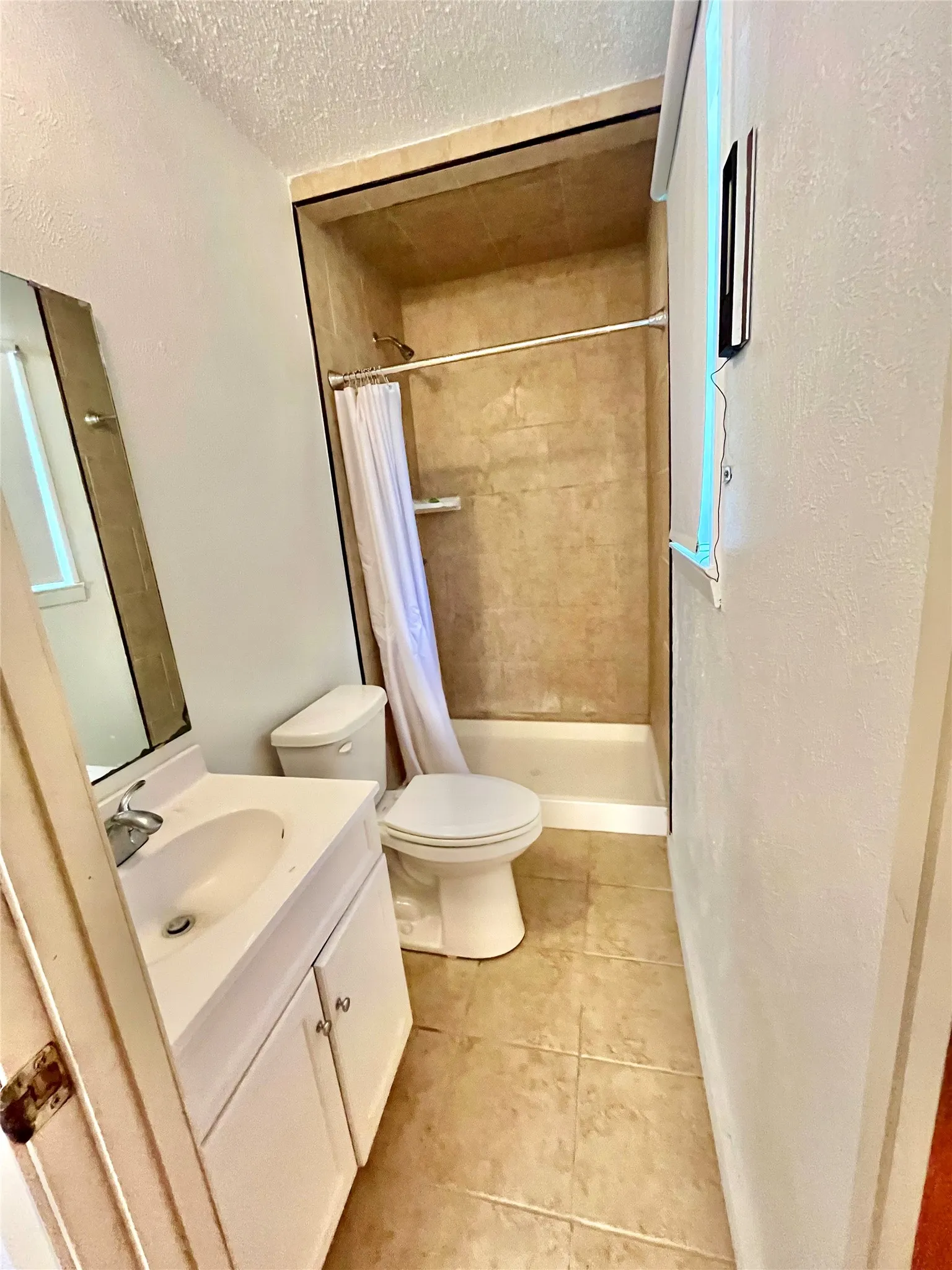 Single Family Residence For Sale in Hamilton County , 603 Barkley Drive, Hamilton, Texas 76531, 3 Bedroom, 2 Bathroom, 2 Garage spaces, 1,597 Sqft, built in 1975, mls#21274077, Real Estate Agent in Hamilton, Homes For Sale in Hamilton county, Homes For Sale in Hamilton, Realtor in Hamilton Texas, Real Estate Brokerage Independent Realty Texas, Luminita Cordes Realtor