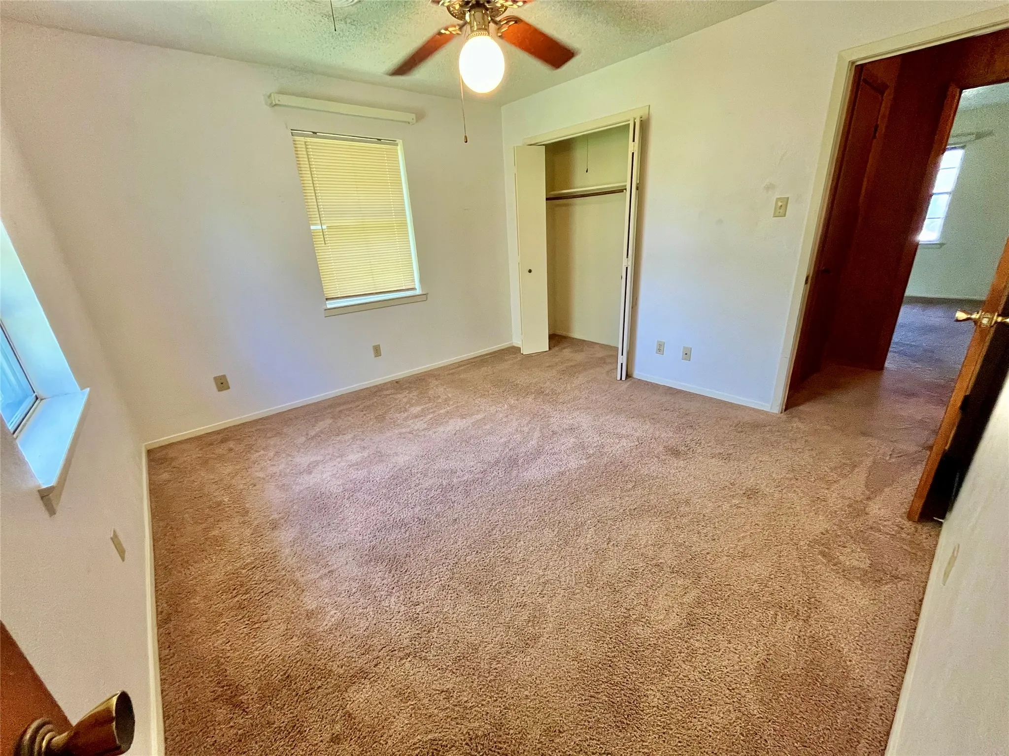 Single Family Residence For Sale in Hamilton County , 603 Barkley Drive, Hamilton, Texas 76531, 3 Bedroom, 2 Bathroom, 2 Garage spaces, 1,597 Sqft, built in 1975, mls#21274077, Real Estate Agent in Hamilton, Homes For Sale in Hamilton county, Homes For Sale in Hamilton, Realtor in Hamilton Texas, Real Estate Brokerage Independent Realty Texas, Luminita Cordes Realtor