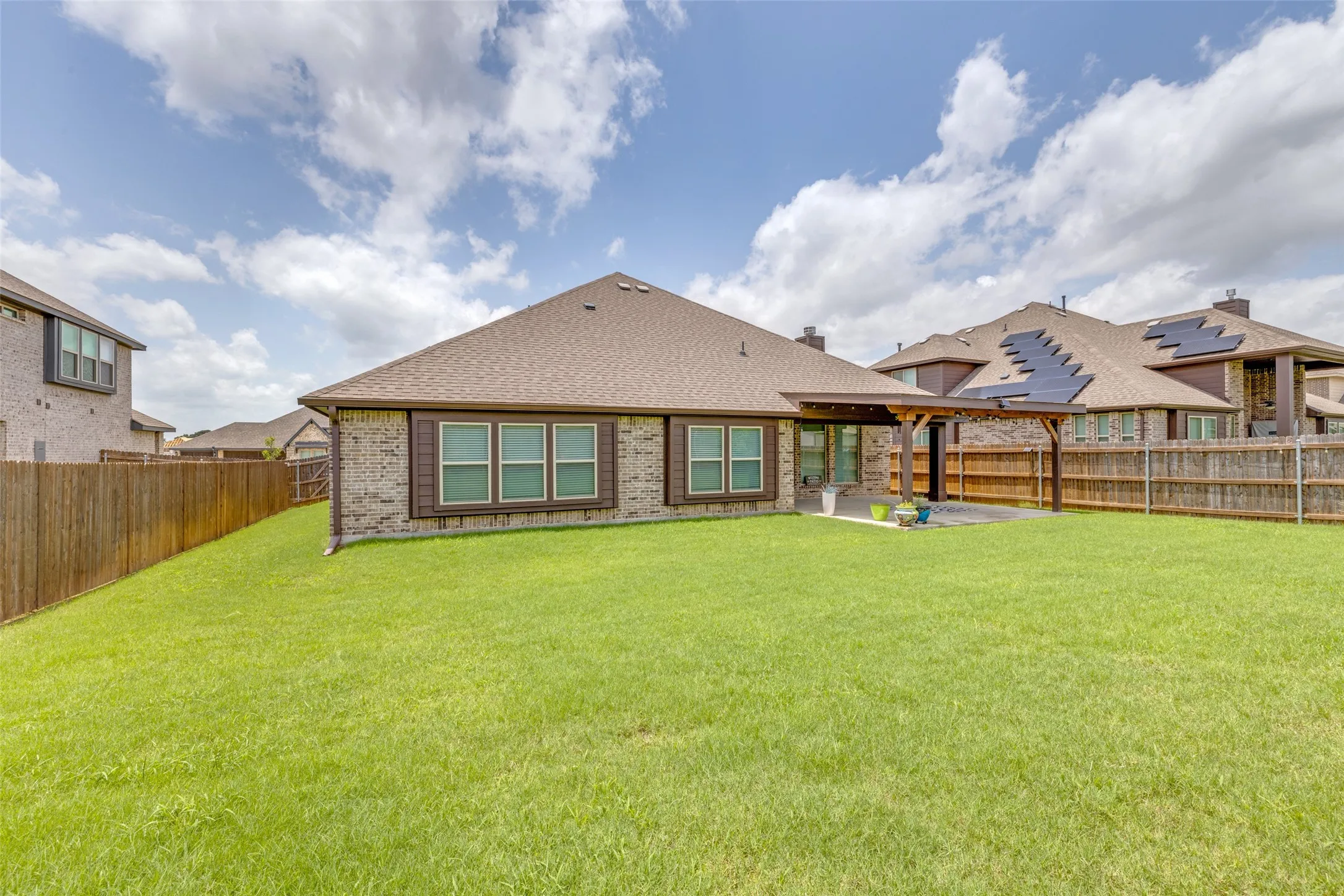 Single Family Residence For Sale in Tarrant County , 2602 Geer Lane, Mansfield, Texas 76063, 4 Bedroom, 3 Bathroom, 2 Garage spaces, 2,560 Sqft, built in 2021, mls#21274967, Real Estate Agent in Mansfield, Homes For Sale in Tarrant county, Homes For Sale in Mansfield, Realtor in Mansfield Texas, Real Estate Brokerage Independent Realty Texas, Luminita Cordes Realtor