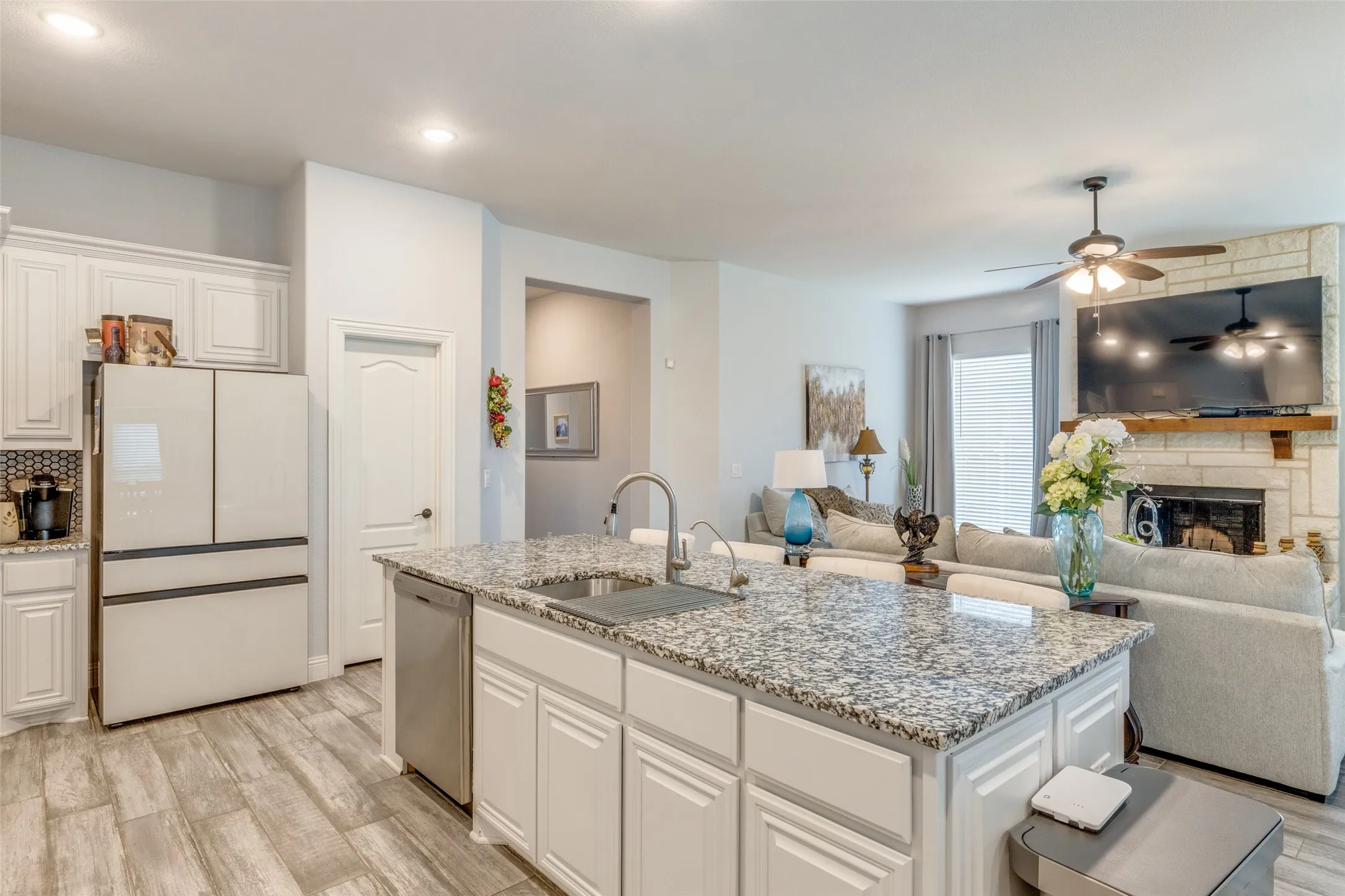 Single Family Residence For Sale in Tarrant County , 2602 Geer Lane, Mansfield, Texas 76063, 4 Bedroom, 3 Bathroom, 2 Garage spaces, 2,560 Sqft, built in 2021, mls#21274967, Real Estate Agent in Mansfield, Homes For Sale in Tarrant county, Homes For Sale in Mansfield, Realtor in Mansfield Texas, Real Estate Brokerage Independent Realty Texas, Luminita Cordes Realtor