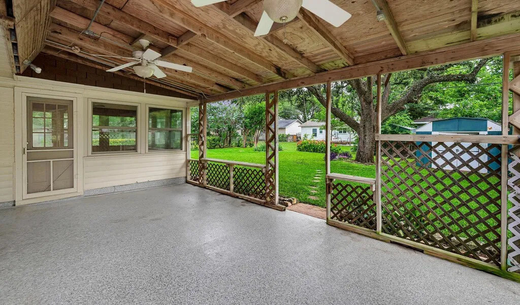 Single Family Residence For Sale in Mc Lennan County , 1112 N 63rd Street, Waco, Texas 76710, 3 Bedroom, 2 Bathroom, 1 Garage spaces, 1,806 Sqft, built in 1961, mls#21273866, Real Estate Agent in Waco, Homes For Sale in Mc Lennan county, Homes For Sale in Waco, Realtor in Waco Texas, Real Estate Brokerage Independent Realty Texas, Luminita Cordes Realtor