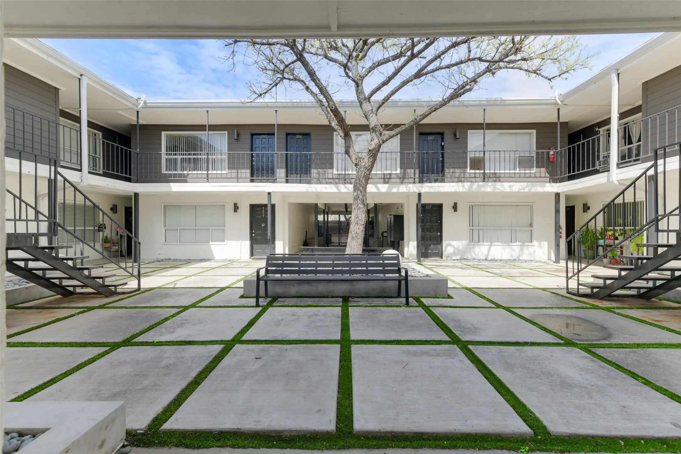 Apartment For Rent in Dallas County , 2816 Throckmorton Street 7, Dallas, Texas 75219, 1 Bedroom, 1 Bathroom, Garage spaces, 494 Sqft, built in 1968, mls#21275125, Real Estate Agent in Dallas, Homes For Rent in Dallas county, Homes For Rent in Dallas, Realtor in Dallas Texas, Real Estate Brokerage Independent Realty Texas, Luminita Cordes Realtor