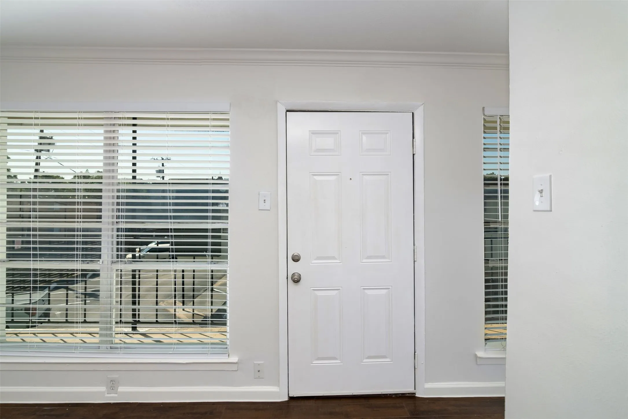 Apartment For Rent in Dallas County , 2816 Throckmorton Street 7, Dallas, Texas 75219, 1 Bedroom, 1 Bathroom, Garage spaces, 494 Sqft, built in 1968, mls#21275125, Real Estate Agent in Dallas, Homes For Rent in Dallas county, Homes For Rent in Dallas, Realtor in Dallas Texas, Real Estate Brokerage Independent Realty Texas, Luminita Cordes Realtor