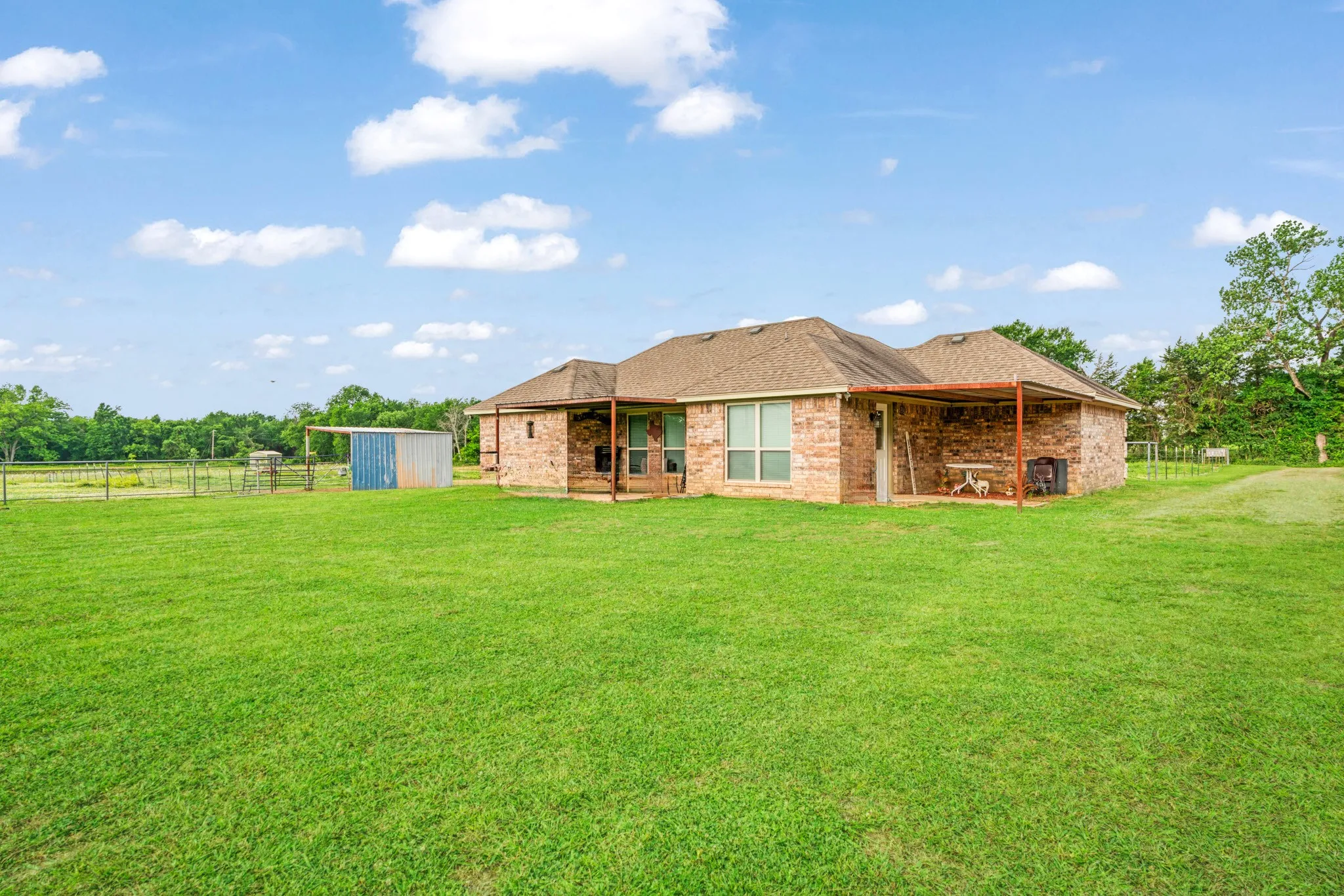 Single Family Residence For Sale in Lamar County , 1890 County Road 34520, Sumner, Texas 75486, 3 Bedroom, 2 Bathroom, Garage spaces, 1,459 Sqft, built in 2016, mls#21272068, Real Estate Agent in Sumner, Homes For Sale in Lamar county, Homes For Sale in Sumner, Realtor in Sumner Texas, Real Estate Brokerage Independent Realty Texas, Luminita Cordes Realtor