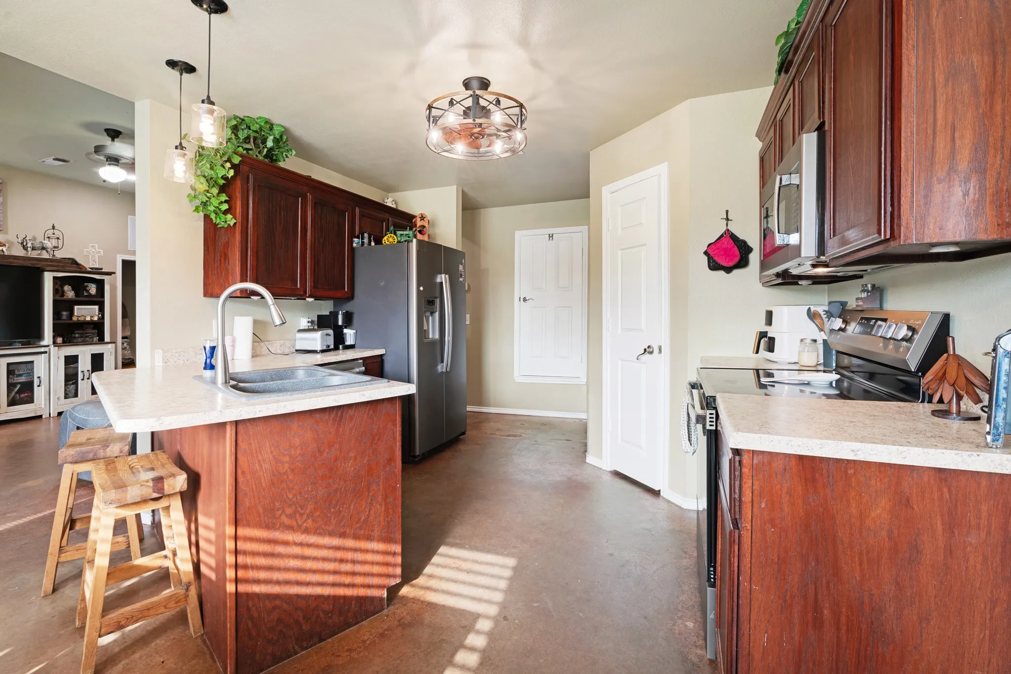 Single Family Residence For Sale in Lamar County , 1890 County Road 34520, Sumner, Texas 75486, 3 Bedroom, 2 Bathroom, Garage spaces, 1,459 Sqft, built in 2016, mls#21272068, Real Estate Agent in Sumner, Homes For Sale in Lamar county, Homes For Sale in Sumner, Realtor in Sumner Texas, Real Estate Brokerage Independent Realty Texas, Luminita Cordes Realtor