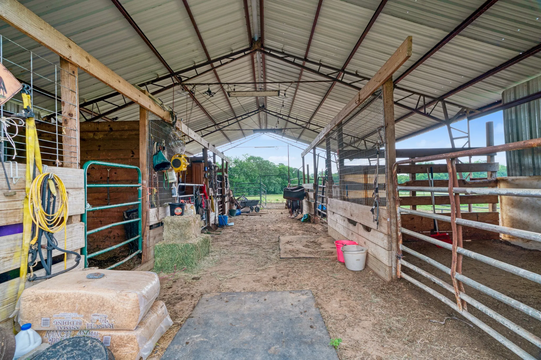 Single Family Residence For Sale in Lamar County , 1890 County Road 34520, Sumner, Texas 75486, 3 Bedroom, 2 Bathroom, Garage spaces, 1,459 Sqft, built in 2016, mls#21272068, Real Estate Agent in Sumner, Homes For Sale in Lamar county, Homes For Sale in Sumner, Realtor in Sumner Texas, Real Estate Brokerage Independent Realty Texas, Luminita Cordes Realtor