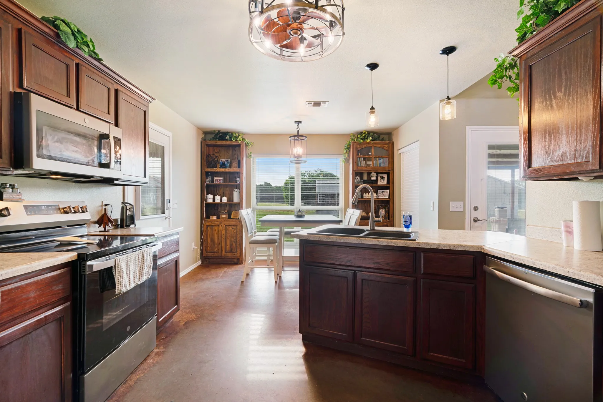Single Family Residence For Sale in Lamar County , 1890 County Road 34520, Sumner, Texas 75486, 3 Bedroom, 2 Bathroom, Garage spaces, 1,459 Sqft, built in 2016, mls#21272068, Real Estate Agent in Sumner, Homes For Sale in Lamar county, Homes For Sale in Sumner, Realtor in Sumner Texas, Real Estate Brokerage Independent Realty Texas, Luminita Cordes Realtor