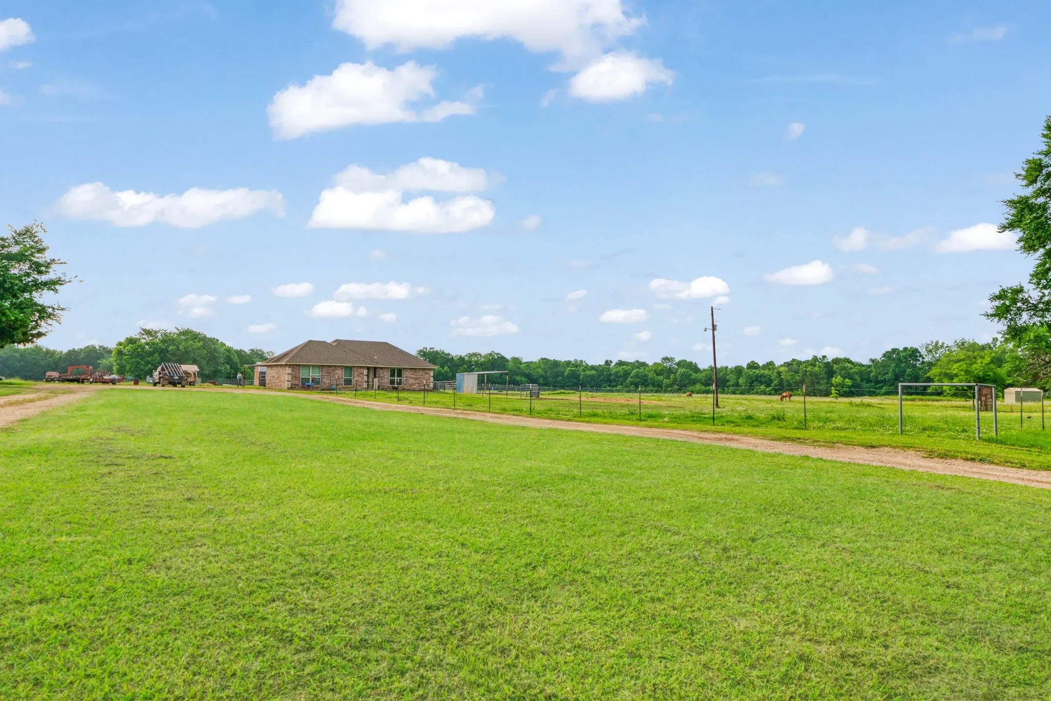 Single Family Residence For Sale in Lamar County , 1890 County Road 34520, Sumner, Texas 75486, 3 Bedroom, 2 Bathroom, Garage spaces, 1,459 Sqft, built in 2016, mls#21272068, Real Estate Agent in Sumner, Homes For Sale in Lamar county, Homes For Sale in Sumner, Realtor in Sumner Texas, Real Estate Brokerage Independent Realty Texas, Luminita Cordes Realtor