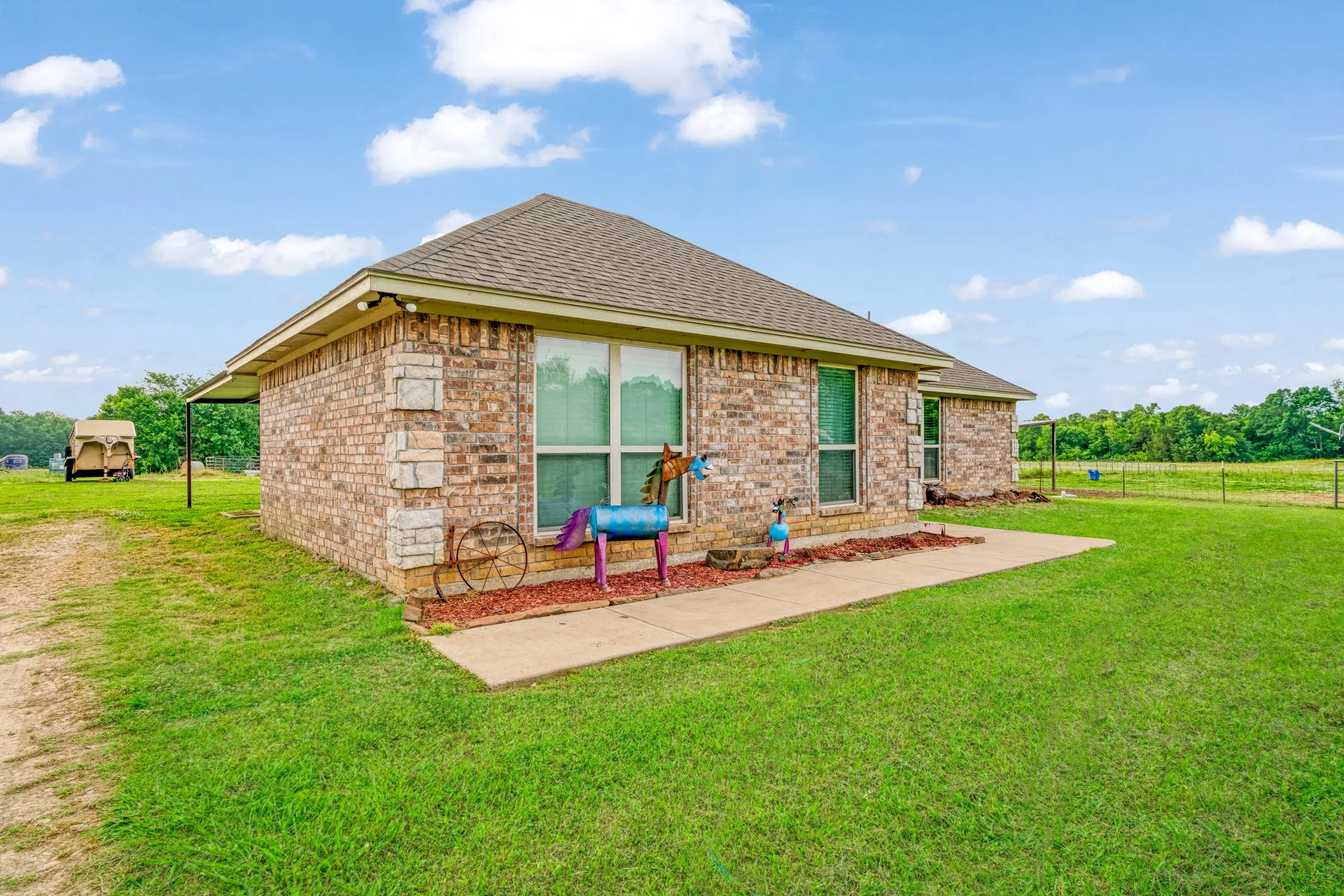 Single Family Residence For Sale in Lamar County , 1890 County Road 34520, Sumner, Texas 75486, 3 Bedroom, 2 Bathroom, Garage spaces, 1,459 Sqft, built in 2016, mls#21272068, Real Estate Agent in Sumner, Homes For Sale in Lamar county, Homes For Sale in Sumner, Realtor in Sumner Texas, Real Estate Brokerage Independent Realty Texas, Luminita Cordes Realtor