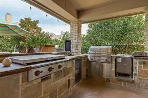 Out door kitchen