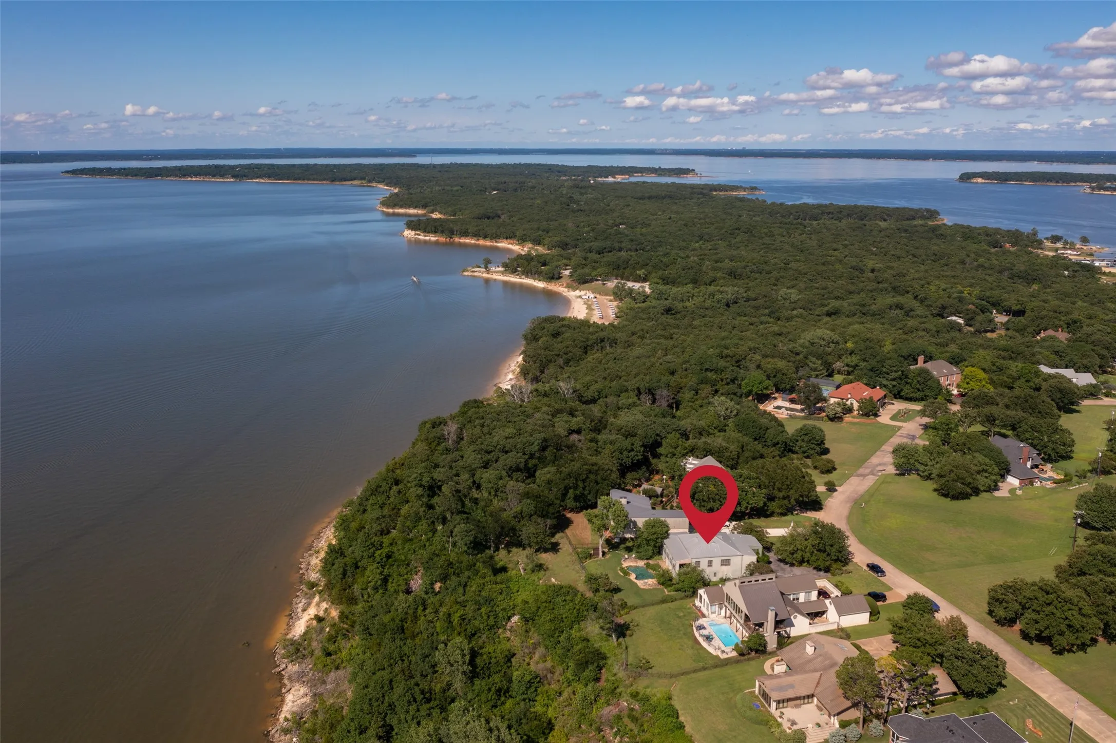 Single Family Residence For Sale in Grayson County , 261 Panorama Circle, Pottsboro, Texas 75076, 3 Bedroom, 5 Bathroom, 2 Garage spaces, 3,734 Sqft, built in 1983, mls#21274979, Real Estate Agent in Pottsboro, Homes For Sale in Grayson county, Homes For Sale in Pottsboro, Realtor in Pottsboro Texas, Real Estate Brokerage Independent Realty Texas, Luminita Cordes Realtor