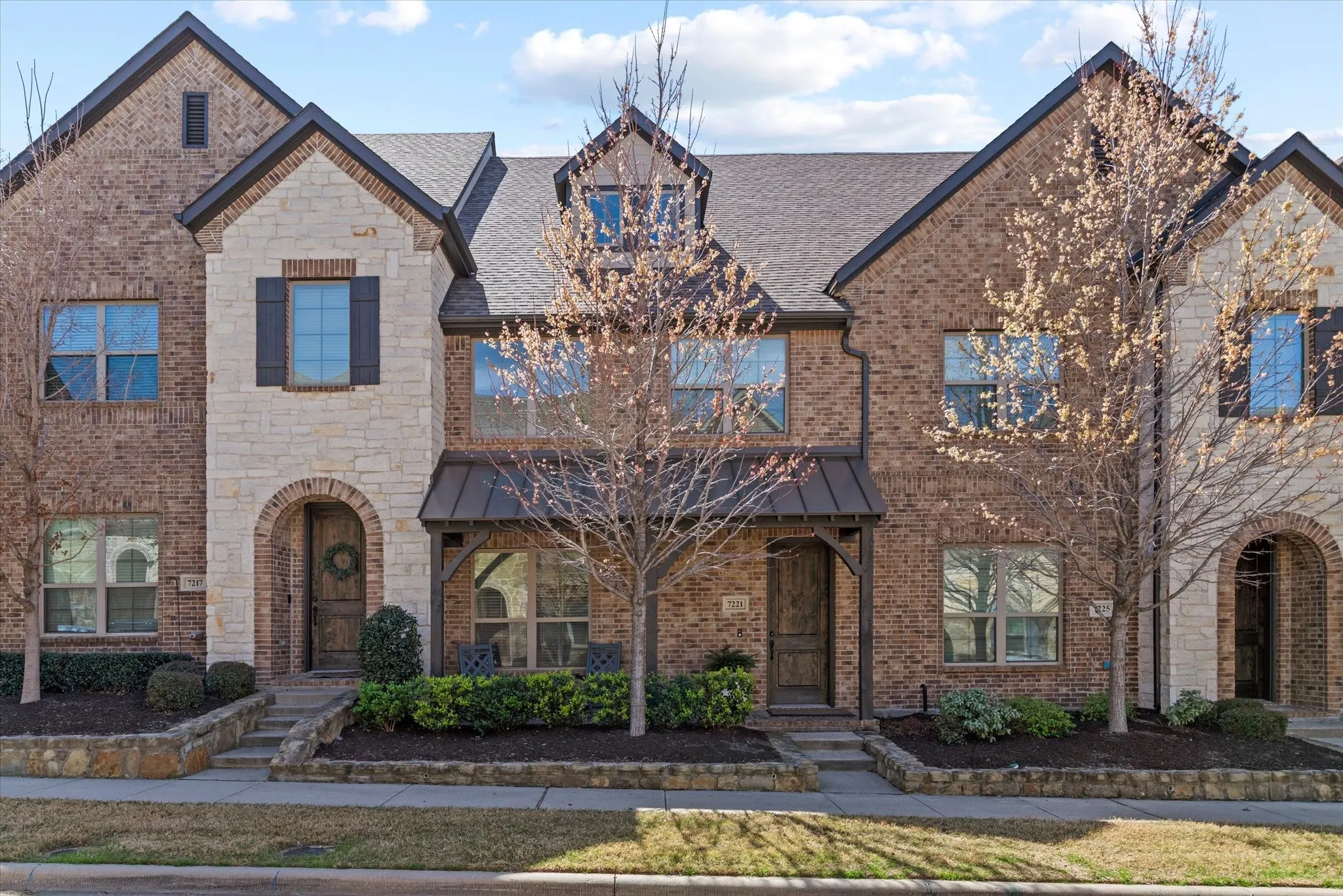 Adorable townhome in the heart of McKinney.