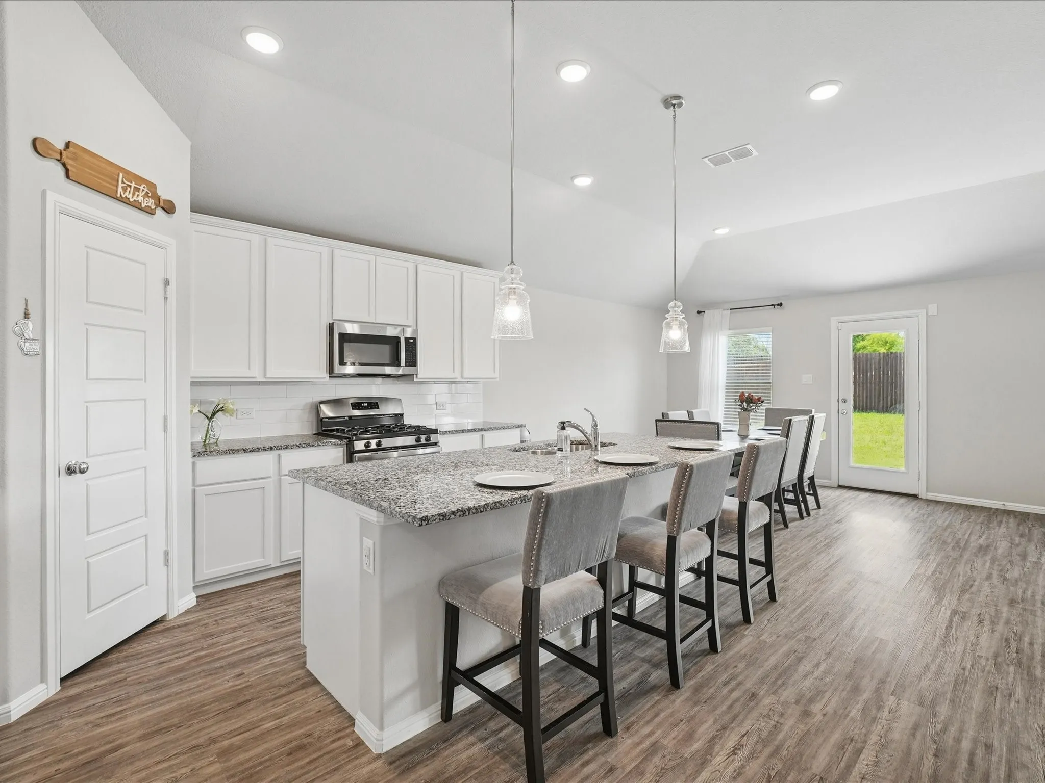 Single Family Residence For Sale in Hunt County , 5577 Cherokee Rose Drive, Royse City, Texas 75189, 4 Bedroom, 2 Bathroom, 2 Garage spaces, 1,971 Sqft, built in 2021, mls#21273736, Real Estate Agent in Royse City, Homes For Sale in Hunt county, Homes For Sale in Royse City, Realtor in Royse City Texas, Real Estate Brokerage Independent Realty Texas, Luminita Cordes Realtor