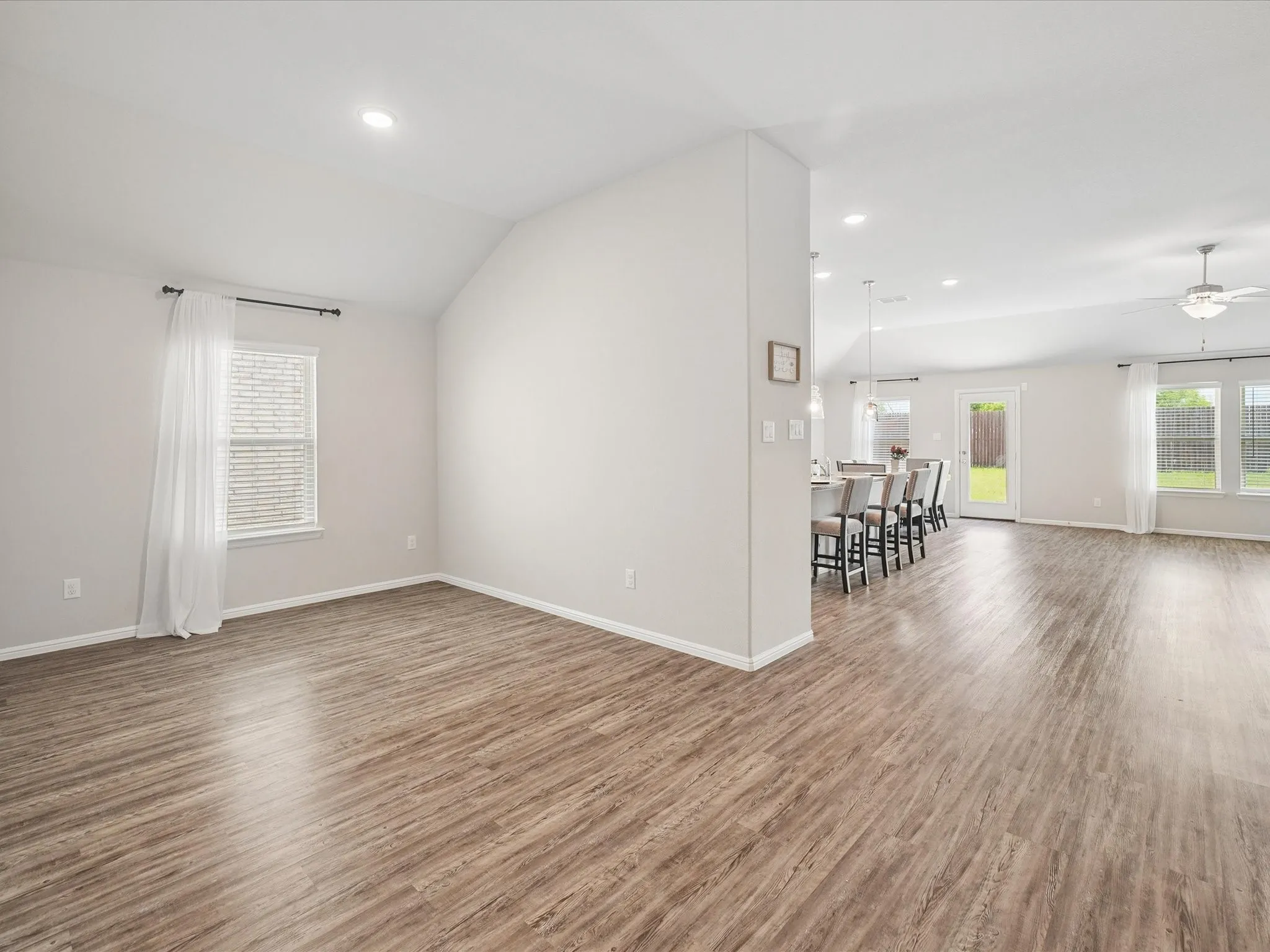 Single Family Residence For Sale in Hunt County , 5577 Cherokee Rose Drive, Royse City, Texas 75189, 4 Bedroom, 2 Bathroom, 2 Garage spaces, 1,971 Sqft, built in 2021, mls#21273736, Real Estate Agent in Royse City, Homes For Sale in Hunt county, Homes For Sale in Royse City, Realtor in Royse City Texas, Real Estate Brokerage Independent Realty Texas, Luminita Cordes Realtor