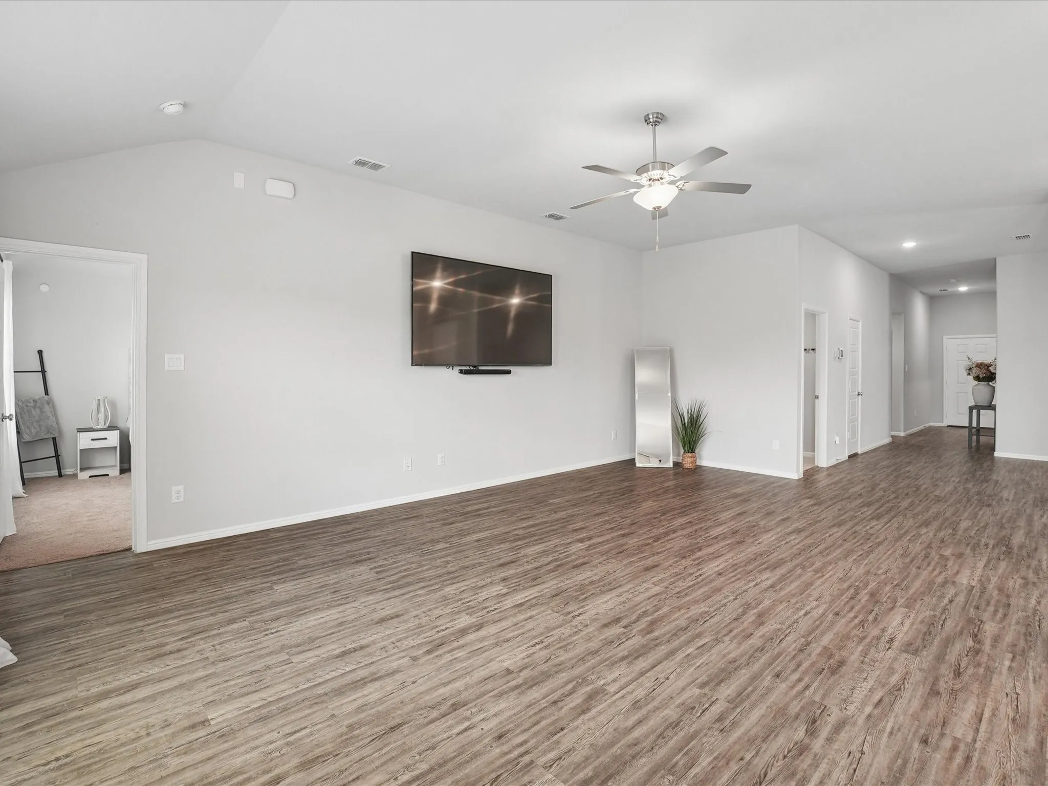 Single Family Residence For Sale in Hunt County , 5577 Cherokee Rose Drive, Royse City, Texas 75189, 4 Bedroom, 2 Bathroom, 2 Garage spaces, 1,971 Sqft, built in 2021, mls#21273736, Real Estate Agent in Royse City, Homes For Sale in Hunt county, Homes For Sale in Royse City, Realtor in Royse City Texas, Real Estate Brokerage Independent Realty Texas, Luminita Cordes Realtor