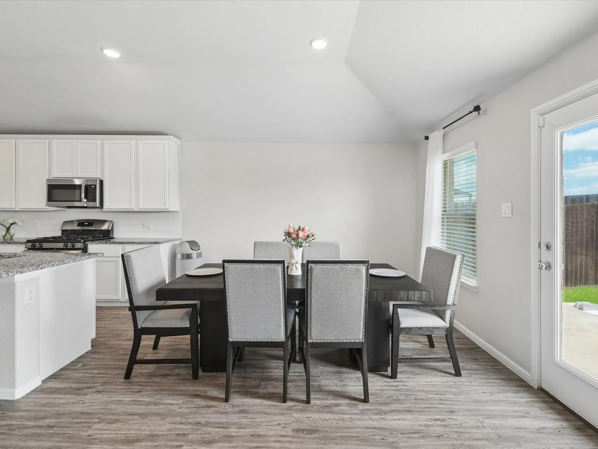 Single Family Residence For Sale in Hunt County , 5577 Cherokee Rose Drive, Royse City, Texas 75189, 4 Bedroom, 2 Bathroom, 2 Garage spaces, 1,971 Sqft, built in 2021, mls#21273736, Real Estate Agent in Royse City, Homes For Sale in Hunt county, Homes For Sale in Royse City, Realtor in Royse City Texas, Real Estate Brokerage Independent Realty Texas, Luminita Cordes Realtor