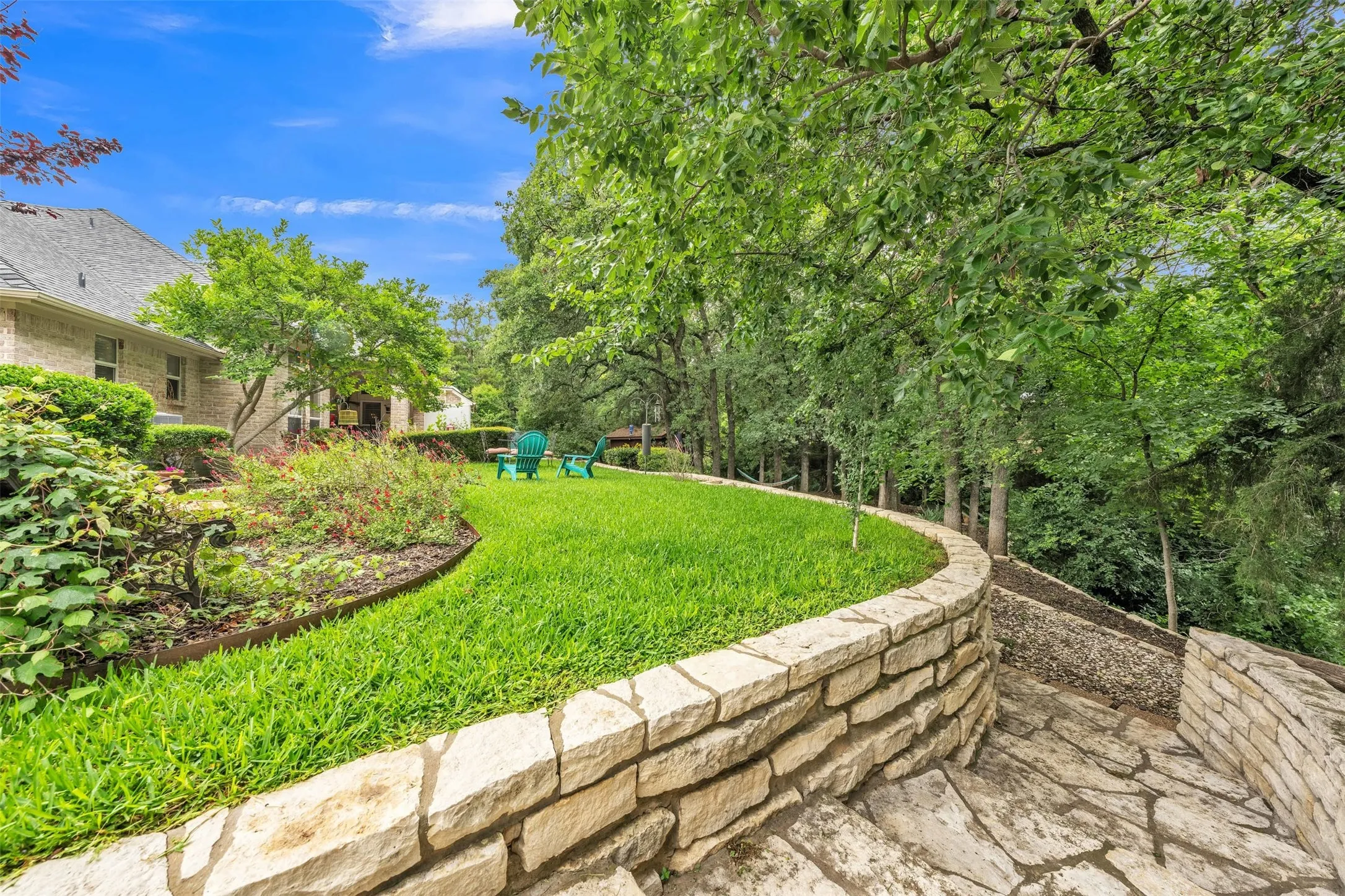 Single Family Residence For Sale in Parker County , 2001 Country Brook Drive, Weatherford, Texas 76087, 3 Bedroom, 3 Bathroom, 2 Garage spaces, 2,333 Sqft, built in 1997, mls#21275254, Real Estate Agent in Weatherford, Homes For Sale in Parker county, Homes For Sale in Weatherford, Realtor in Weatherford Texas, Real Estate Brokerage Independent Realty Texas, Luminita Cordes Realtor