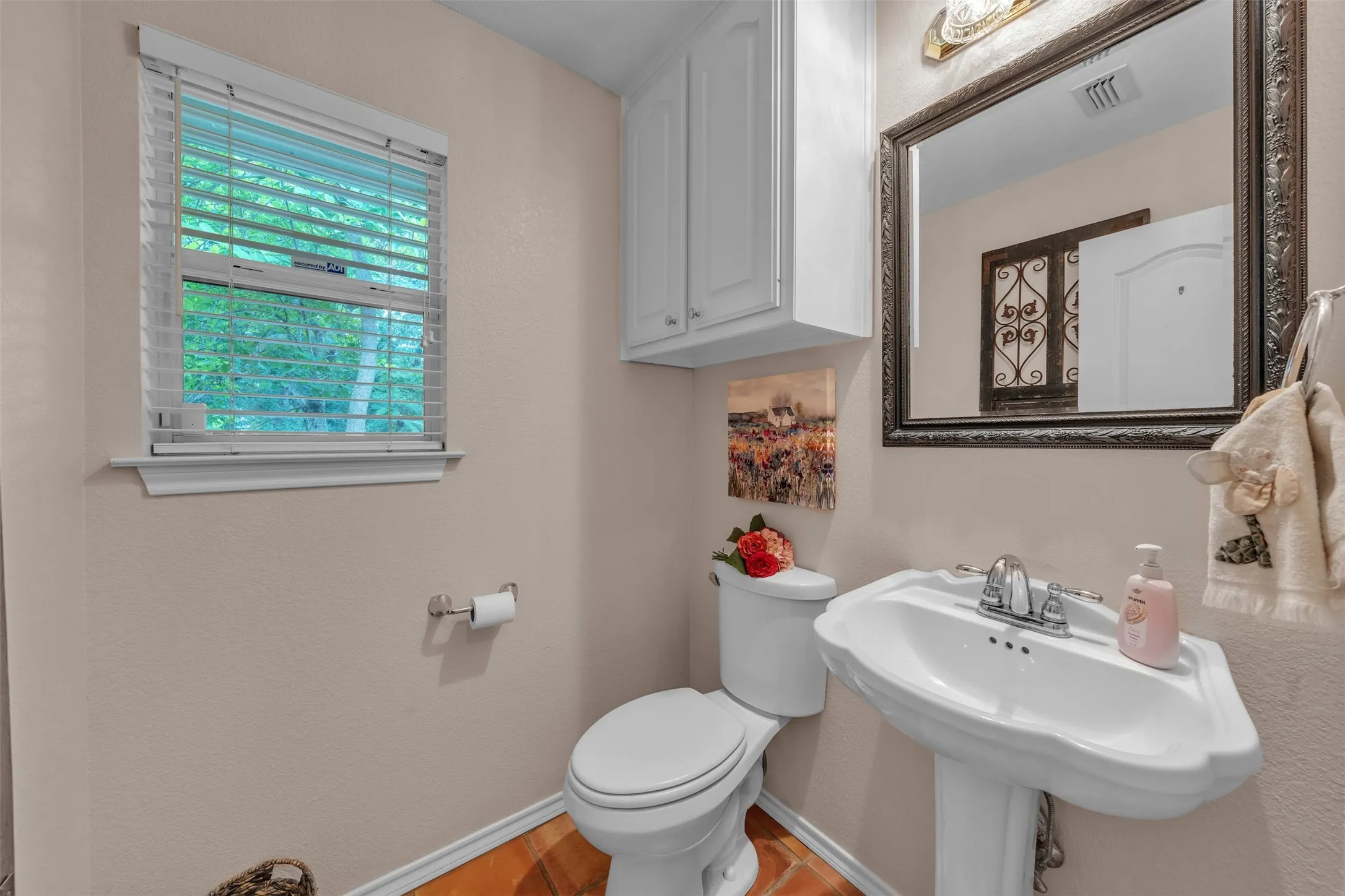 Single Family Residence For Sale in Parker County , 2001 Country Brook Drive, Weatherford, Texas 76087, 3 Bedroom, 3 Bathroom, 2 Garage spaces, 2,333 Sqft, built in 1997, mls#21275254, Real Estate Agent in Weatherford, Homes For Sale in Parker county, Homes For Sale in Weatherford, Realtor in Weatherford Texas, Real Estate Brokerage Independent Realty Texas, Luminita Cordes Realtor