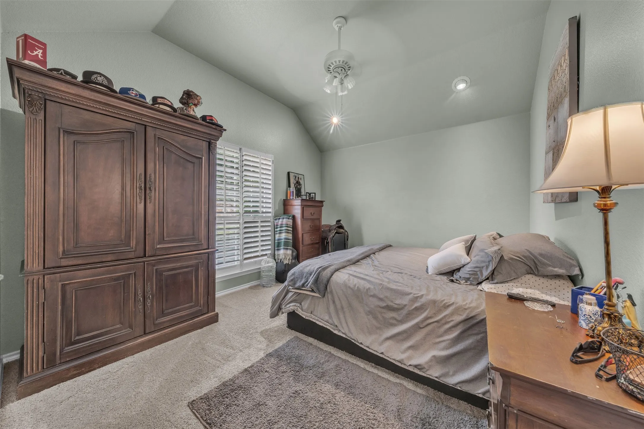 Single Family Residence For Sale in Parker County , 2001 Country Brook Drive, Weatherford, Texas 76087, 3 Bedroom, 3 Bathroom, 2 Garage spaces, 2,333 Sqft, built in 1997, mls#21275254, Real Estate Agent in Weatherford, Homes For Sale in Parker county, Homes For Sale in Weatherford, Realtor in Weatherford Texas, Real Estate Brokerage Independent Realty Texas, Luminita Cordes Realtor