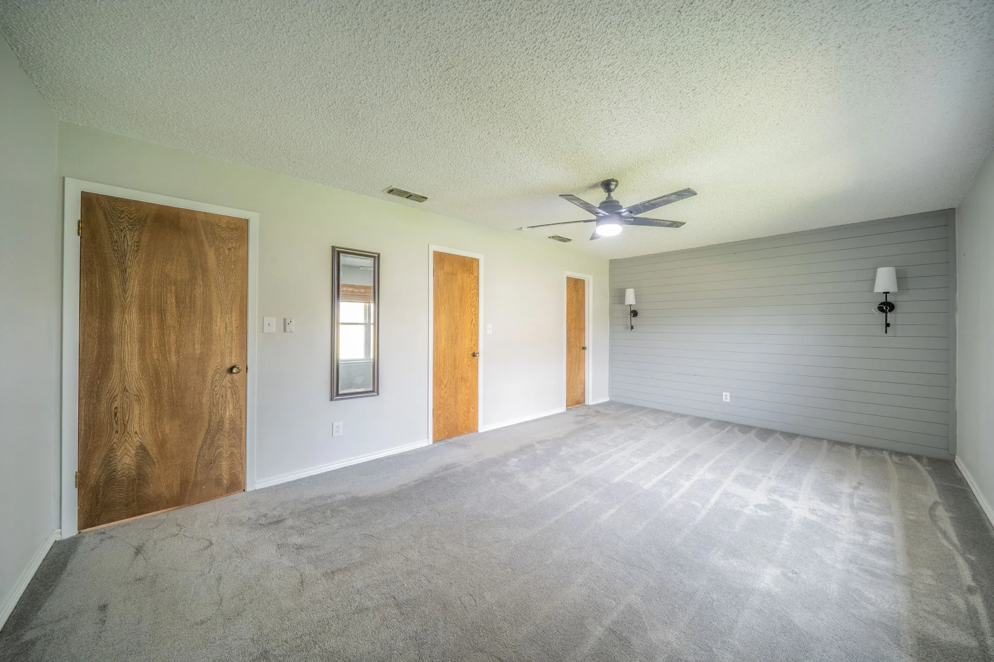 Single Family Residence For Sale in Montague County , 1300 Austin Street, Bowie, Texas 76230, 3 Bedroom, 2 Bathroom, 2 Garage spaces, 1,432 Sqft, built in 1982, mls#21200705, Real Estate Agent in Bowie, Homes For Sale in Montague county, Homes For Sale in Bowie, Realtor in Bowie Texas, Real Estate Brokerage Independent Realty Texas, Luminita Cordes Realtor