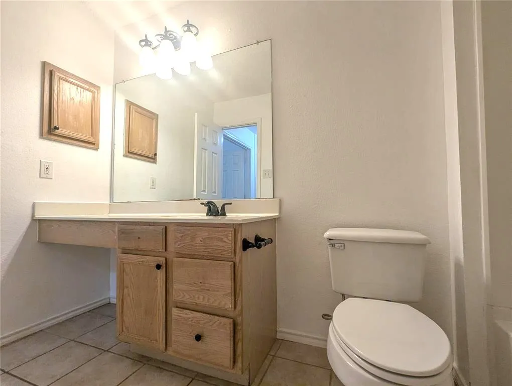 Single Family Residence For Sale in Collin County , 6411 Nottoway Court, Frisco, Texas 75035, 3 Bedrooms, 3 Bathrooms, 2 Garage spaces, 2,082 Sqft, built in 1997, Price $399,000, mls#21273898, Real Estate Agent in Frisco, Homes For Sale in Collin county, Homes For Sale in Frisco, Realtor in Frisco Texas, Real Estate Brokerage Independent Realty Texas, Luminita Cordes Realtor