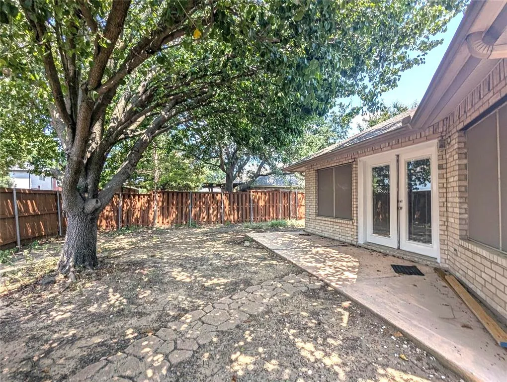 Single Family Residence For Sale in Collin County , 6411 Nottoway Court, Frisco, Texas 75035, 3 Bedrooms, 3 Bathrooms, 2 Garage spaces, 2,082 Sqft, built in 1997, Price $399,000, mls#21273898, Real Estate Agent in Frisco, Homes For Sale in Collin county, Homes For Sale in Frisco, Realtor in Frisco Texas, Real Estate Brokerage Independent Realty Texas, Luminita Cordes Realtor