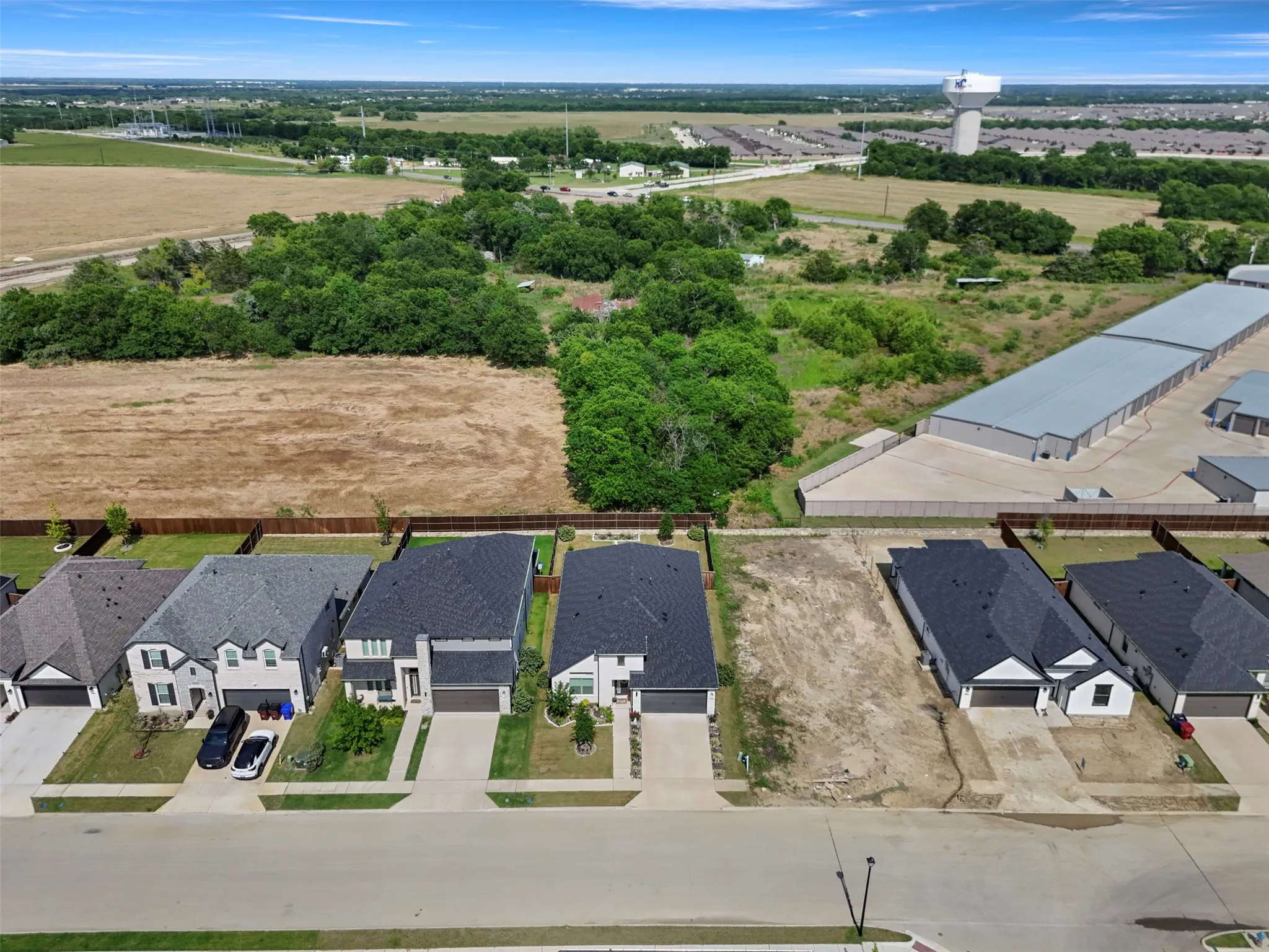 Single Family Residence For Sale in Collin County , 3024 Beau Daniel Drive, Royse City, Texas 75189, 4 Bedroom, 3 Bathroom, 2 Garage spaces, 2,174 Sqft, built in 2023, mls#21272299, Real Estate Agent in Royse City, Homes For Sale in Collin county, Homes For Sale in Royse City, Realtor in Royse City Texas, Real Estate Brokerage Independent Realty Texas, Luminita Cordes Realtor