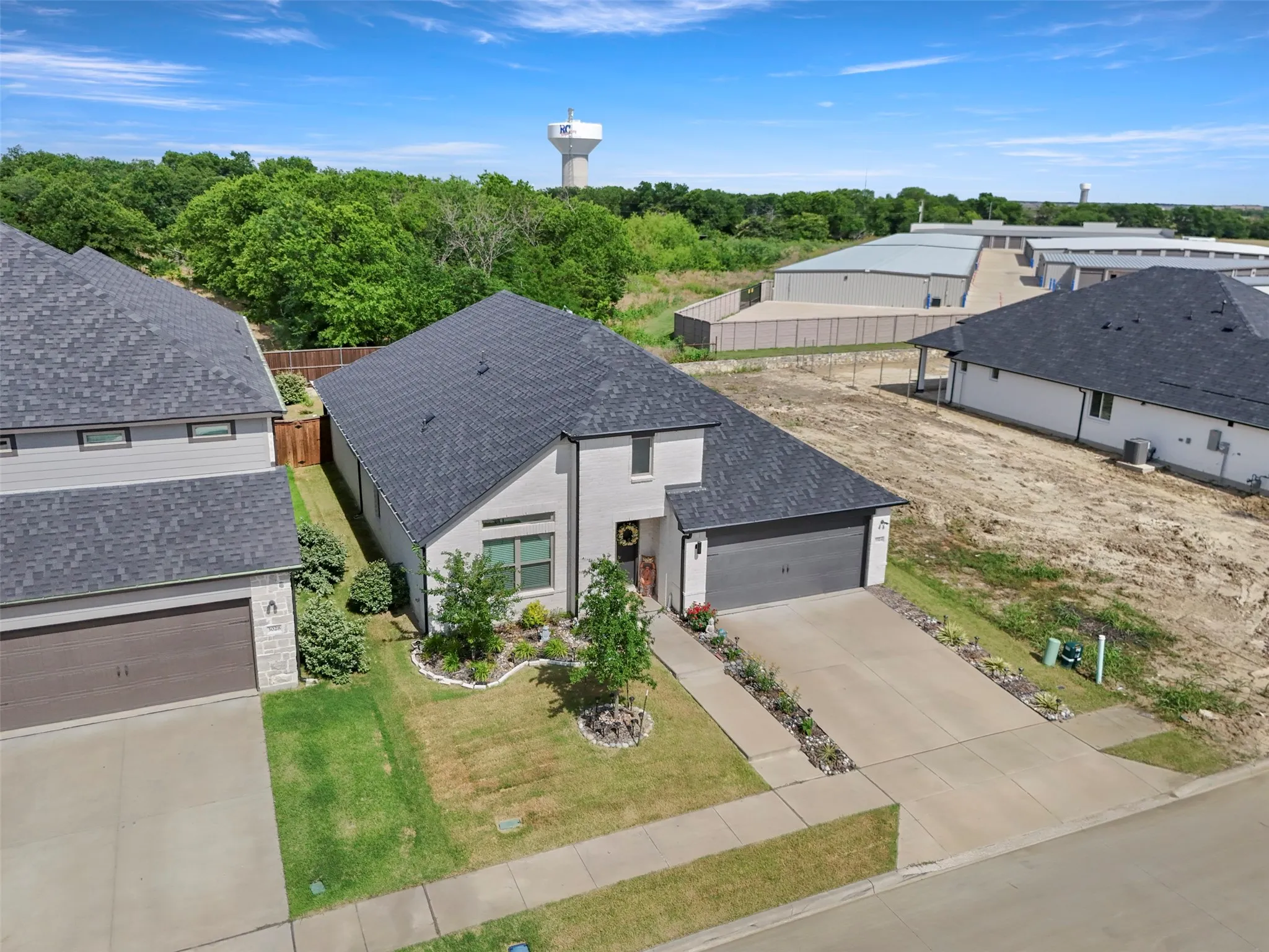 Single Family Residence For Sale in Collin County , 3024 Beau Daniel Drive, Royse City, Texas 75189, 4 Bedroom, 3 Bathroom, 2 Garage spaces, 2,174 Sqft, built in 2023, mls#21272299, Real Estate Agent in Royse City, Homes For Sale in Collin county, Homes For Sale in Royse City, Realtor in Royse City Texas, Real Estate Brokerage Independent Realty Texas, Luminita Cordes Realtor