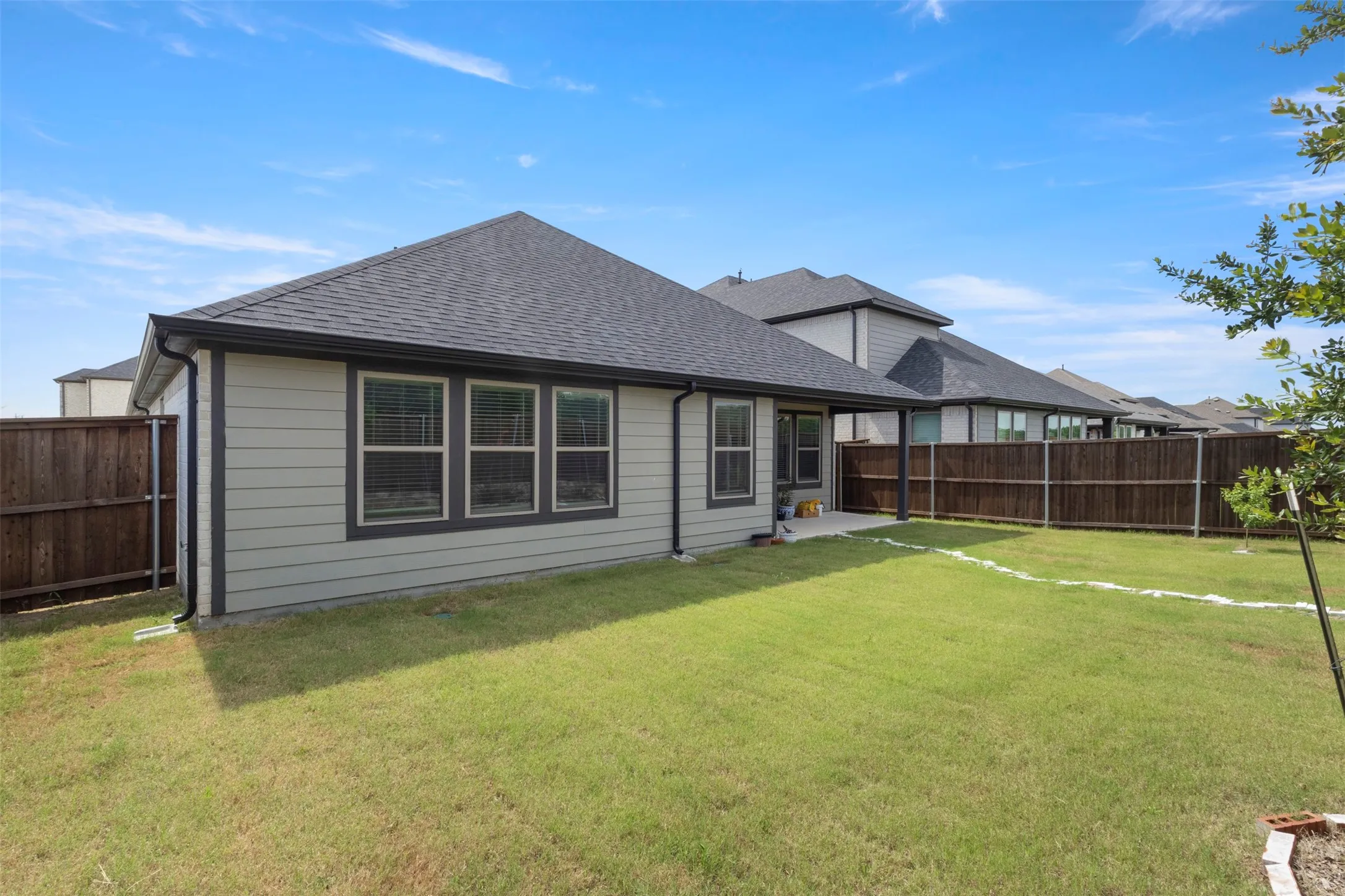 Single Family Residence For Sale in Collin County , 3024 Beau Daniel Drive, Royse City, Texas 75189, 4 Bedroom, 3 Bathroom, 2 Garage spaces, 2,174 Sqft, built in 2023, mls#21272299, Real Estate Agent in Royse City, Homes For Sale in Collin county, Homes For Sale in Royse City, Realtor in Royse City Texas, Real Estate Brokerage Independent Realty Texas, Luminita Cordes Realtor
