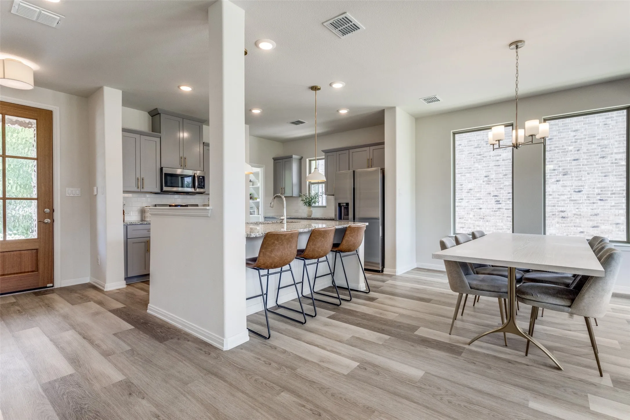 Single Family Residence For Sale in Grayson County , 1813 Lakemont Drive, Van Alstyne, Texas 75495, 3 Bedroom, 3 Bathroom, 2 Garage spaces, 1,861 Sqft, built in 2021, mls#21266849, Real Estate Agent in Van Alstyne, Homes For Sale in Grayson county, Homes For Sale in Van Alstyne, Realtor in Van Alstyne Texas, Real Estate Brokerage Independent Realty Texas, Luminita Cordes Realtor