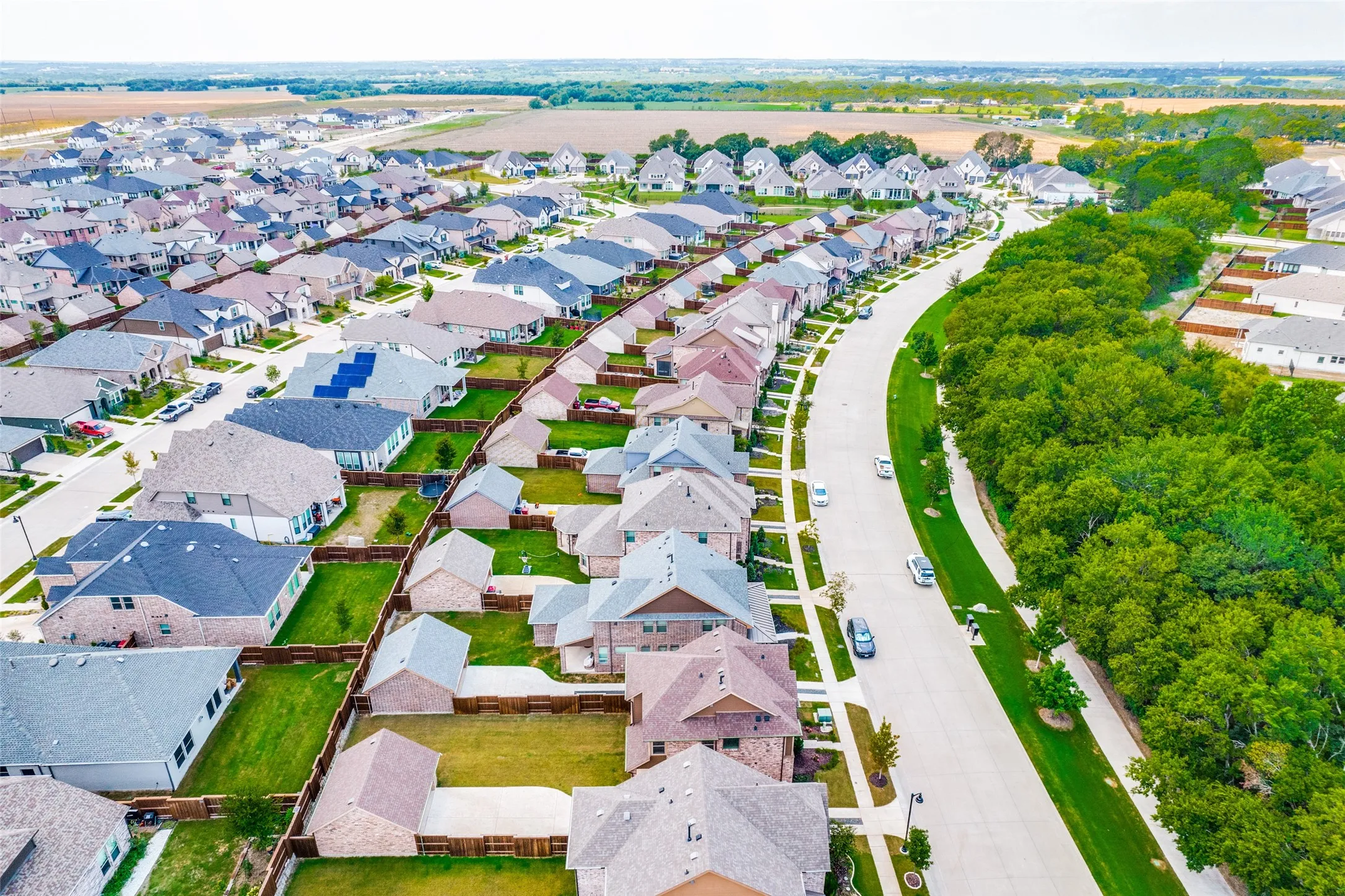 Single Family Residence For Sale in Grayson County , 1813 Lakemont Drive, Van Alstyne, Texas 75495, 3 Bedroom, 3 Bathroom, 2 Garage spaces, 1,861 Sqft, built in 2021, mls#21266849, Real Estate Agent in Van Alstyne, Homes For Sale in Grayson county, Homes For Sale in Van Alstyne, Realtor in Van Alstyne Texas, Real Estate Brokerage Independent Realty Texas, Luminita Cordes Realtor