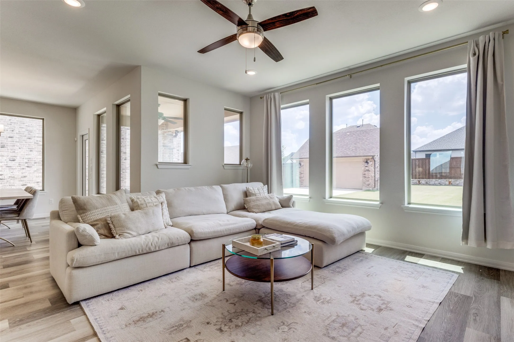 Single Family Residence For Sale in Grayson County , 1813 Lakemont Drive, Van Alstyne, Texas 75495, 3 Bedroom, 3 Bathroom, 2 Garage spaces, 1,861 Sqft, built in 2021, mls#21266849, Real Estate Agent in Van Alstyne, Homes For Sale in Grayson county, Homes For Sale in Van Alstyne, Realtor in Van Alstyne Texas, Real Estate Brokerage Independent Realty Texas, Luminita Cordes Realtor