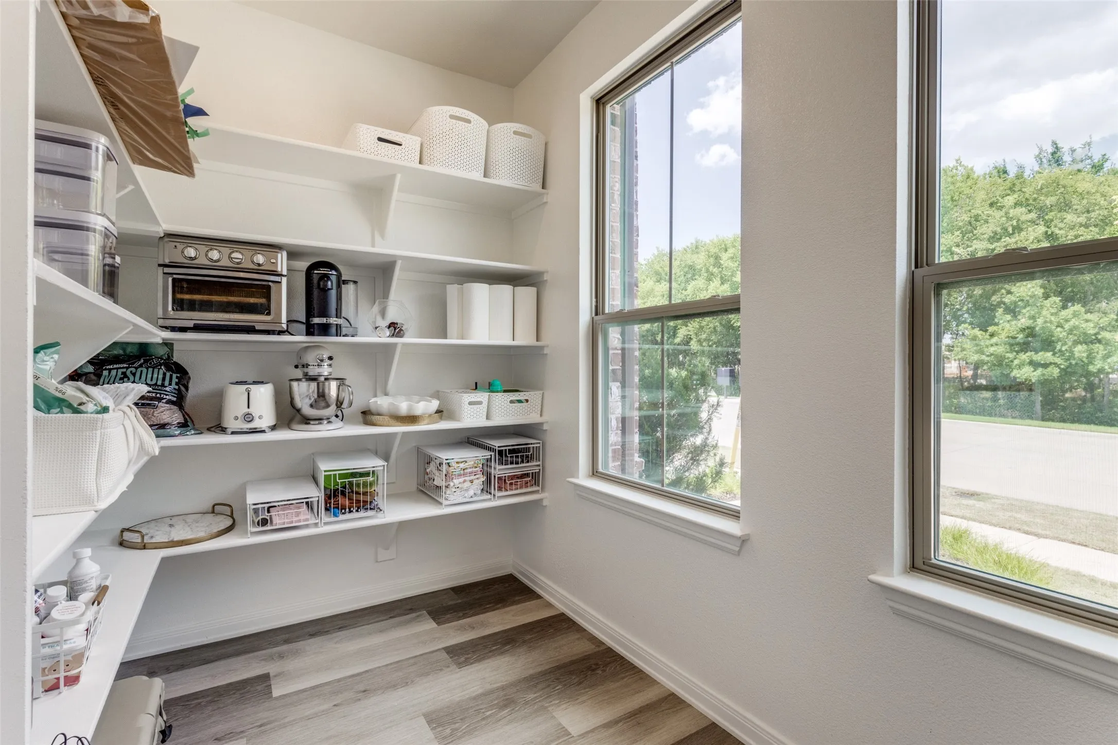 Single Family Residence For Sale in Grayson County , 1813 Lakemont Drive, Van Alstyne, Texas 75495, 3 Bedroom, 3 Bathroom, 2 Garage spaces, 1,861 Sqft, built in 2021, mls#21266849, Real Estate Agent in Van Alstyne, Homes For Sale in Grayson county, Homes For Sale in Van Alstyne, Realtor in Van Alstyne Texas, Real Estate Brokerage Independent Realty Texas, Luminita Cordes Realtor