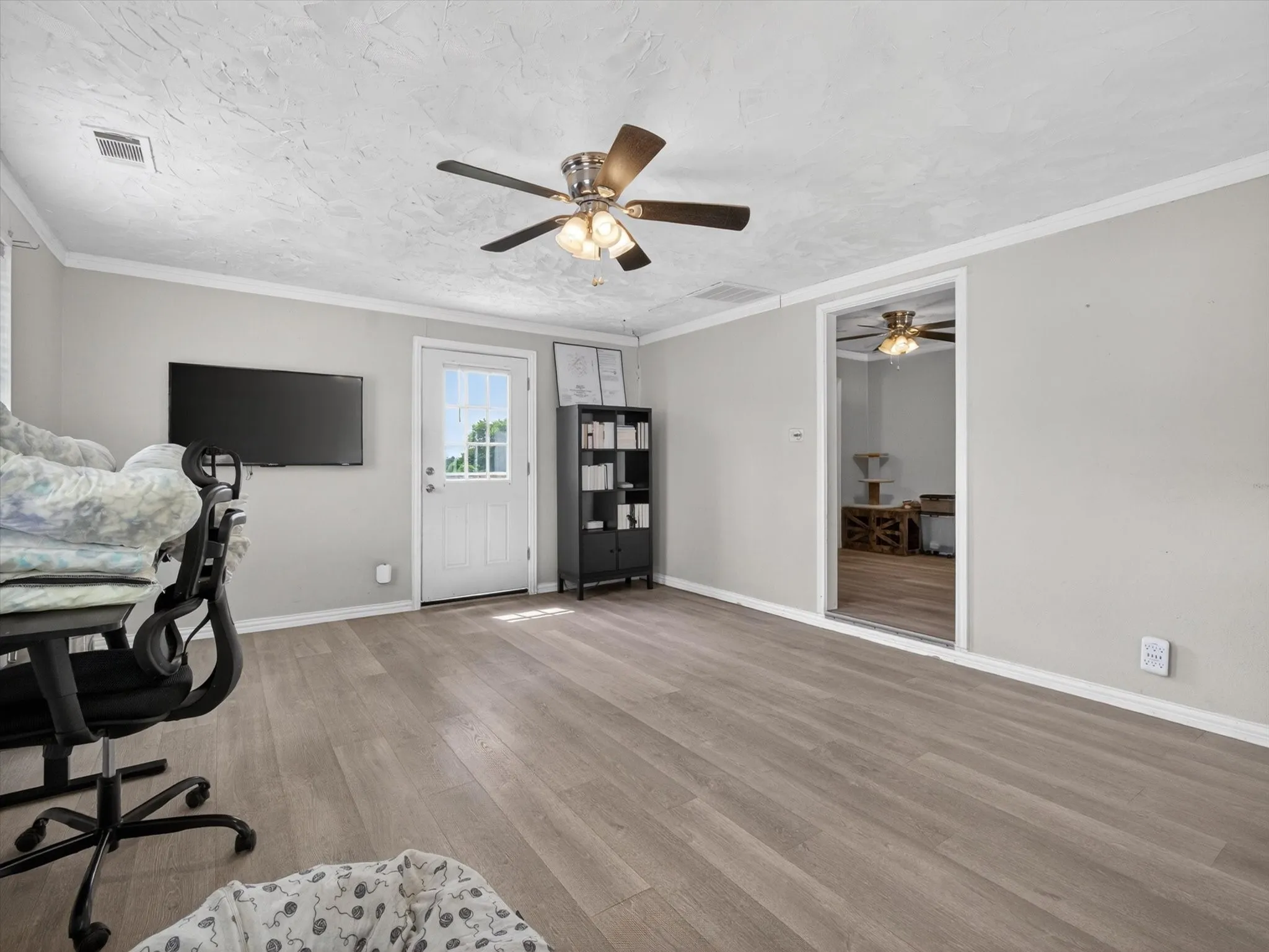 Single Family Residence For Sale in Grayson County , 225 Cobb Avenue, Van Alstyne, Texas 75495, 1 Bedroom, 1 Bathroom, Garage spaces, 767 Sqft, built in 1990, mls#21274214, Real Estate Agent in Van Alstyne, Homes For Sale in Grayson county, Homes For Sale in Van Alstyne, Realtor in Van Alstyne Texas, Real Estate Brokerage Independent Realty Texas, Luminita Cordes Realtor