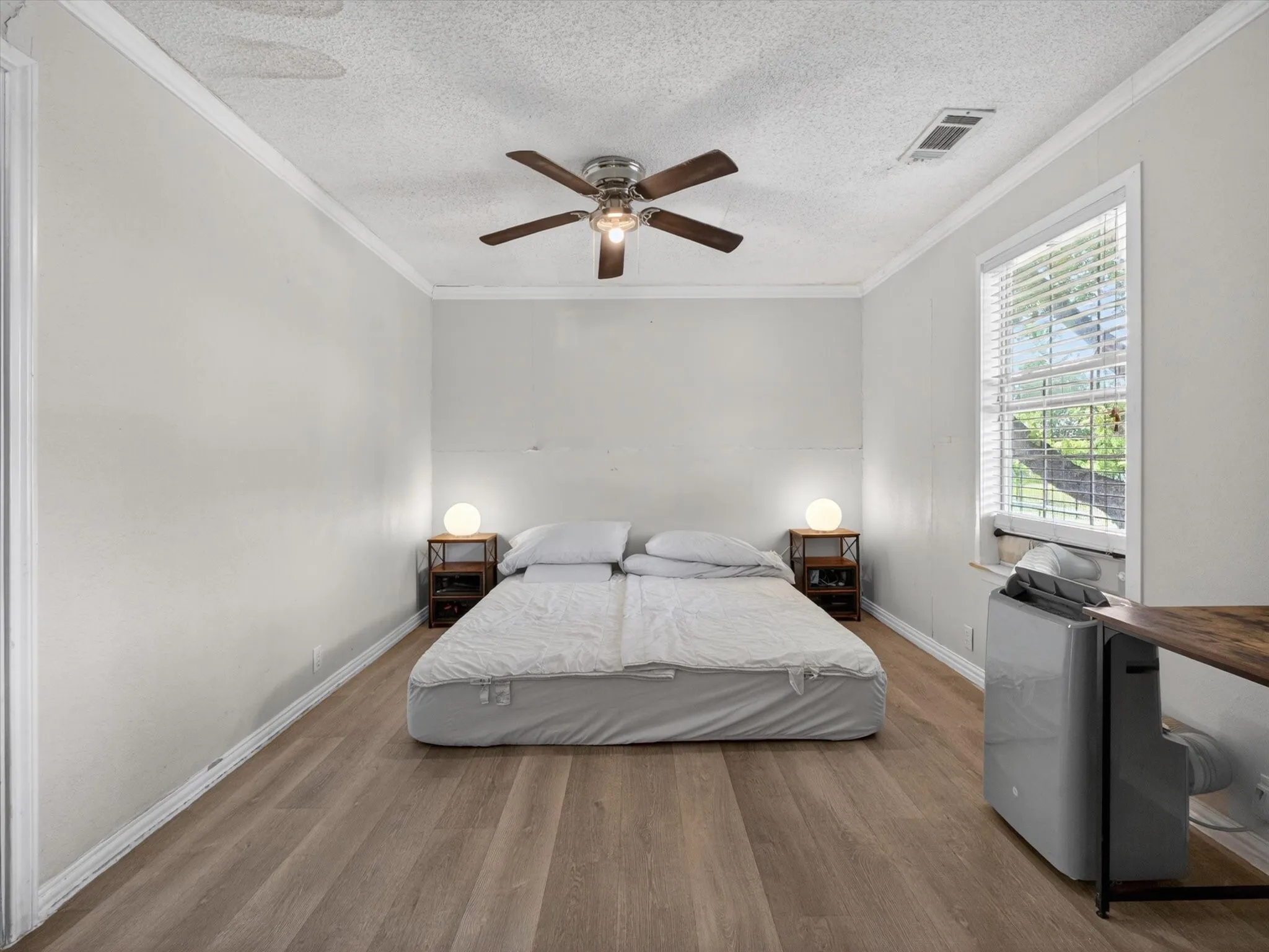 Single Family Residence For Sale in Grayson County , 225 Cobb Avenue, Van Alstyne, Texas 75495, 1 Bedroom, 1 Bathroom, Garage spaces, 767 Sqft, built in 1990, mls#21274214, Real Estate Agent in Van Alstyne, Homes For Sale in Grayson county, Homes For Sale in Van Alstyne, Realtor in Van Alstyne Texas, Real Estate Brokerage Independent Realty Texas, Luminita Cordes Realtor