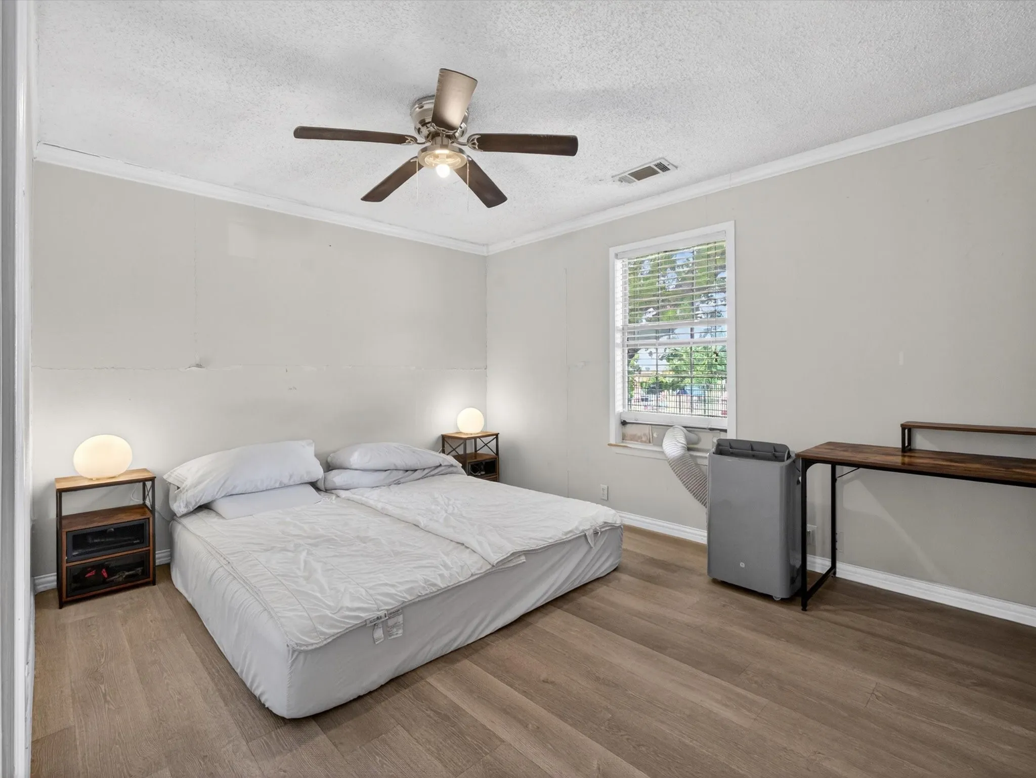 Single Family Residence For Sale in Grayson County , 225 Cobb Avenue, Van Alstyne, Texas 75495, 1 Bedroom, 1 Bathroom, Garage spaces, 767 Sqft, built in 1990, mls#21274214, Real Estate Agent in Van Alstyne, Homes For Sale in Grayson county, Homes For Sale in Van Alstyne, Realtor in Van Alstyne Texas, Real Estate Brokerage Independent Realty Texas, Luminita Cordes Realtor