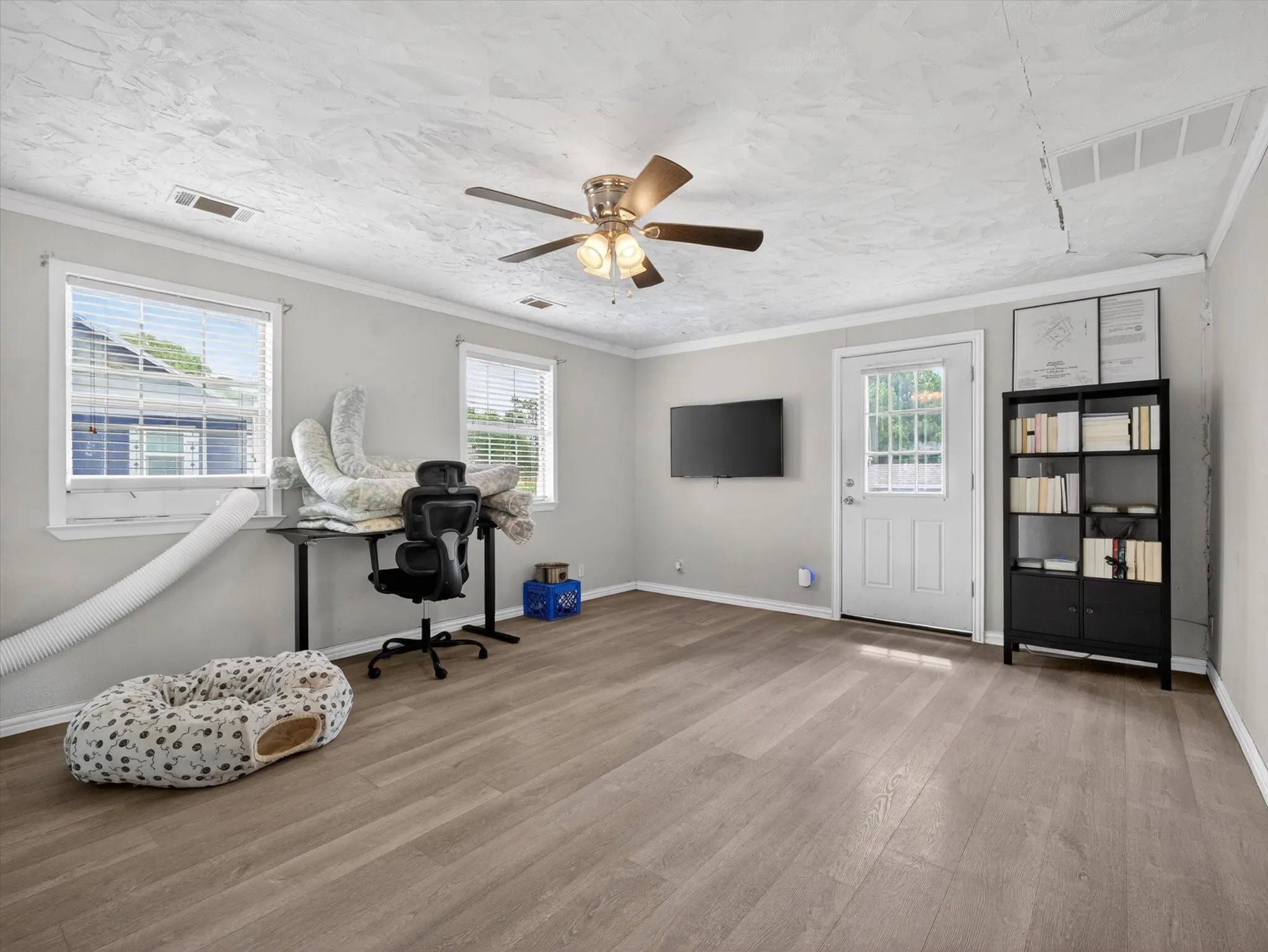 Single Family Residence For Sale in Grayson County , 225 Cobb Avenue, Van Alstyne, Texas 75495, 1 Bedroom, 1 Bathroom, Garage spaces, 767 Sqft, built in 1990, mls#21274214, Real Estate Agent in Van Alstyne, Homes For Sale in Grayson county, Homes For Sale in Van Alstyne, Realtor in Van Alstyne Texas, Real Estate Brokerage Independent Realty Texas, Luminita Cordes Realtor