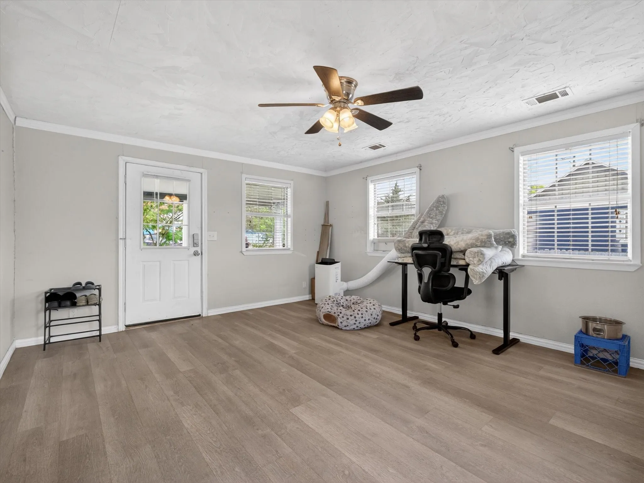 Single Family Residence For Sale in Grayson County , 225 Cobb Avenue, Van Alstyne, Texas 75495, 1 Bedroom, 1 Bathroom, Garage spaces, 767 Sqft, built in 1990, mls#21274214, Real Estate Agent in Van Alstyne, Homes For Sale in Grayson county, Homes For Sale in Van Alstyne, Realtor in Van Alstyne Texas, Real Estate Brokerage Independent Realty Texas, Luminita Cordes Realtor