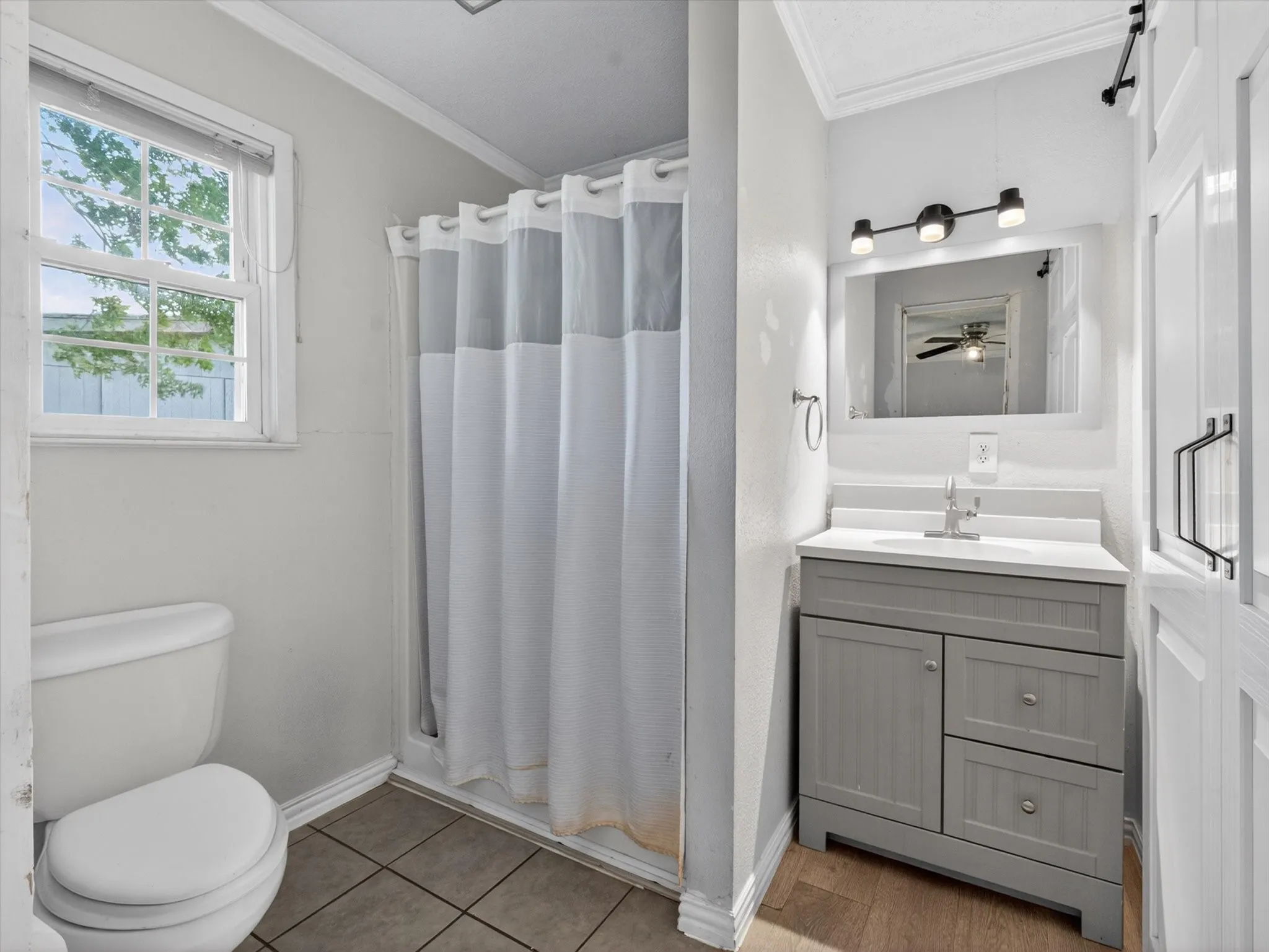 Single Family Residence For Sale in Grayson County , 225 Cobb Avenue, Van Alstyne, Texas 75495, 1 Bedroom, 1 Bathroom, Garage spaces, 767 Sqft, built in 1990, mls#21274214, Real Estate Agent in Van Alstyne, Homes For Sale in Grayson county, Homes For Sale in Van Alstyne, Realtor in Van Alstyne Texas, Real Estate Brokerage Independent Realty Texas, Luminita Cordes Realtor