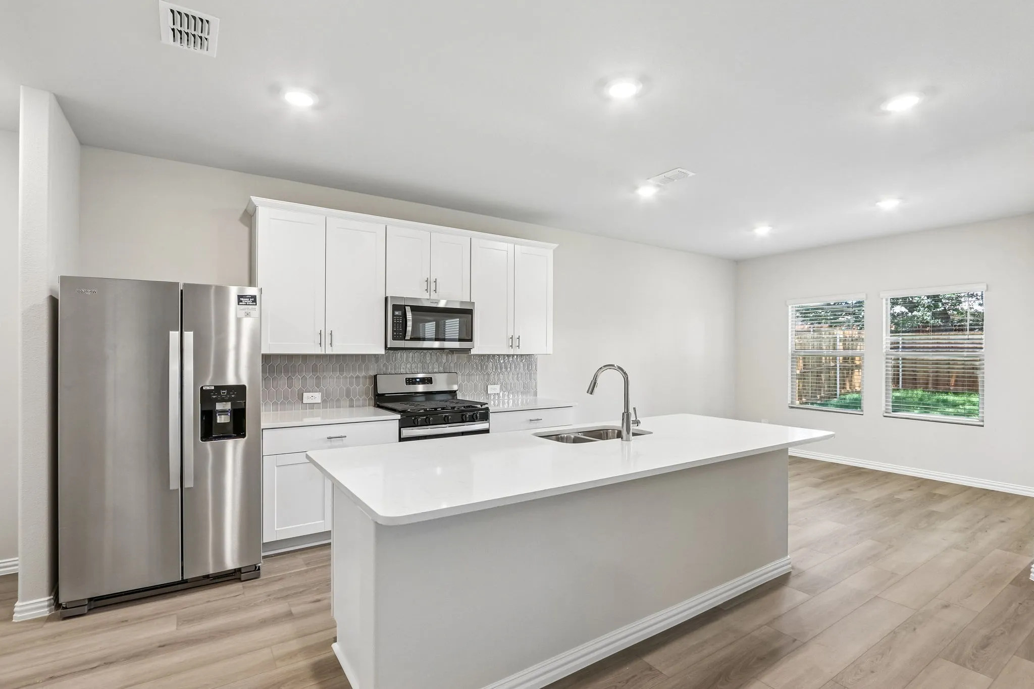  Photo is not of the actual home, but is an inspirational photo of builder’s model home and may depict options, furnishings, and/or decorator features that are not included.
