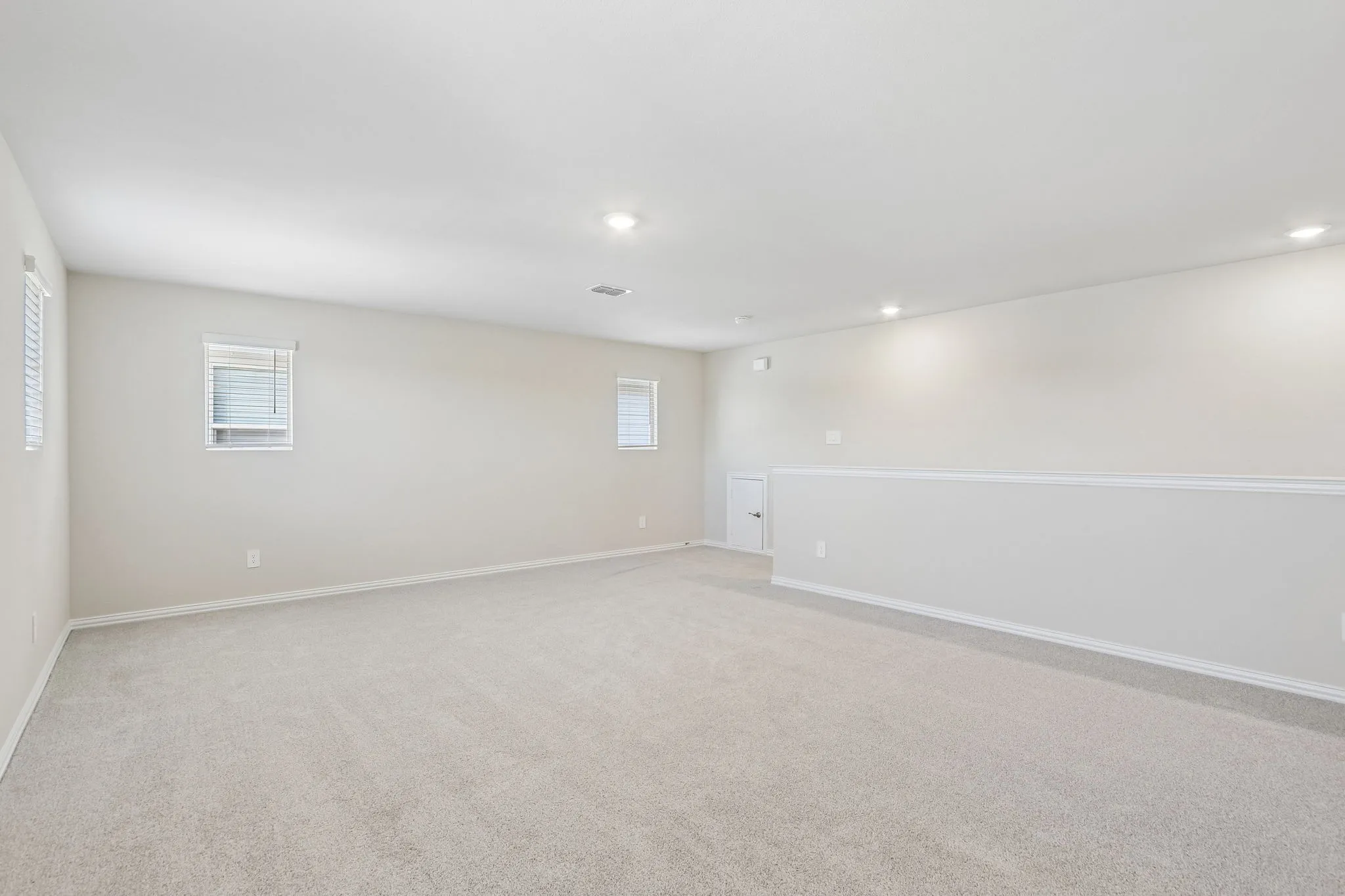 Photo is not of the actual home, but is an inspirational photo of builder’s model home and may depict options, furnishings, and/or decorator features that are not included.
