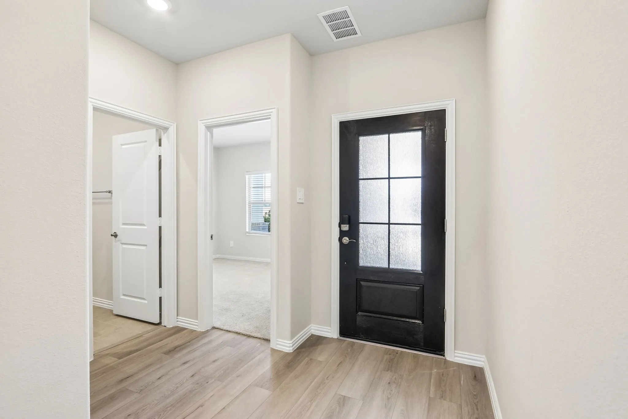  Photo is not of the actual home, but is an inspirational photo of builder’s model home and may depict options, furnishings, and/or decorator features that are not included.
