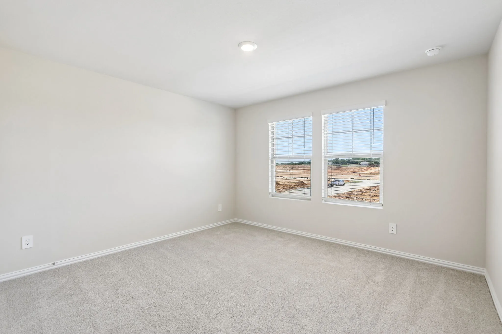  Photo is not of the actual home, but is an inspirational photo of builder’s model home and may depict options, furnishings, and/or decorator features that are not included.
