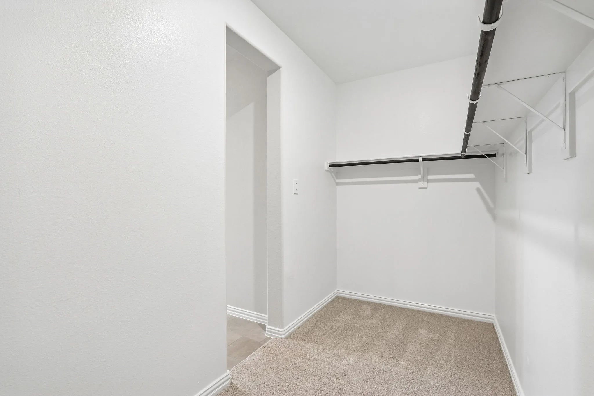  Photo is not of the actual home, but is an inspirational photo of builder’s model home and may depict options, furnishings, and/or decorator features that are not included.
