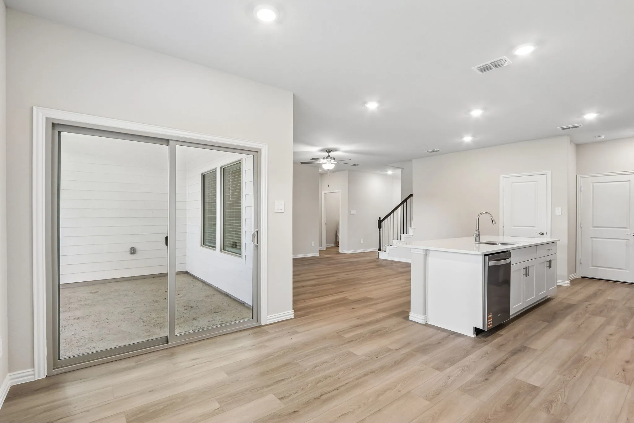  Photo is not of the actual home, but is an inspirational photo of builder’s model home and may depict options, furnishings, and/or decorator features that are not included.
