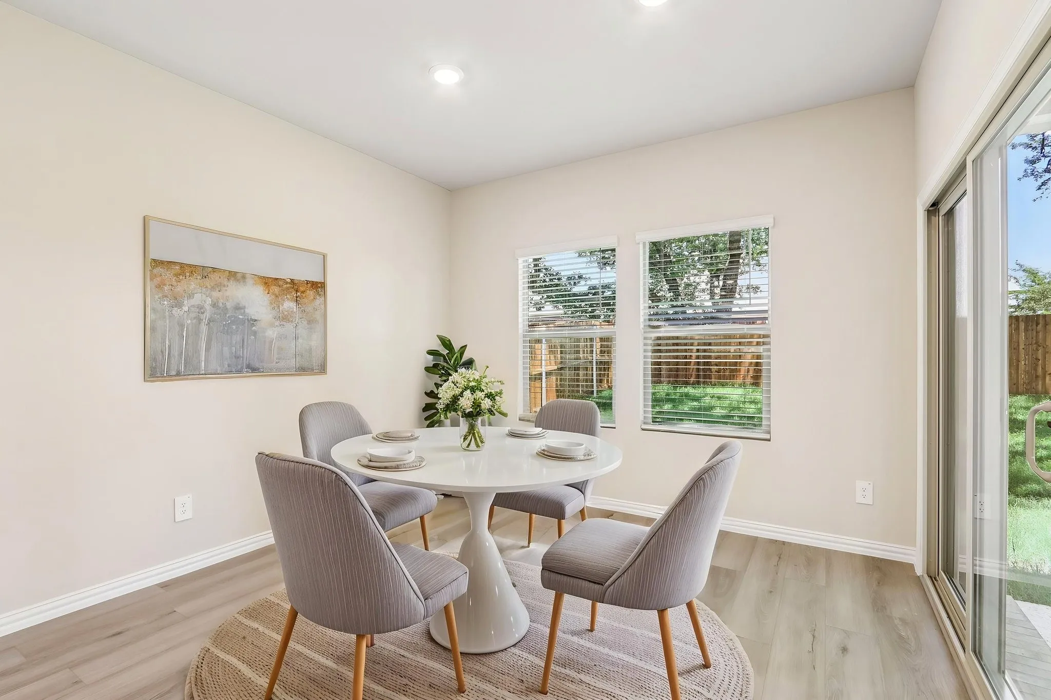  Photo is not of the actual home, but is an inspirational photo of builder’s model home and may depict options, furnishings, and/or decorator features that are not included.
